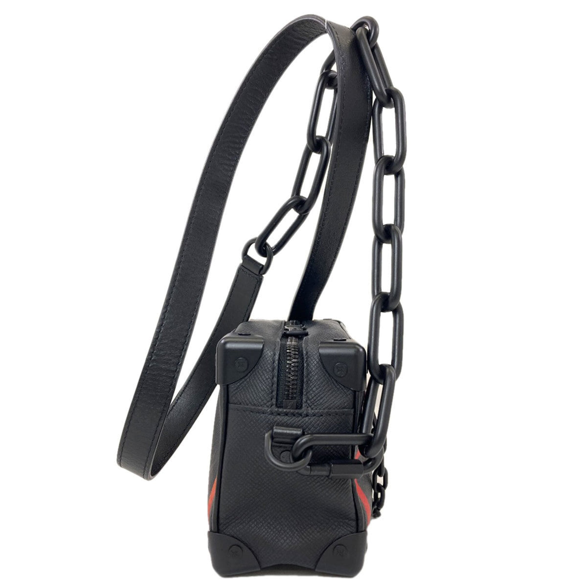 Louis Vuitton Black Taiga Leather Shoulder Bag (Pre-Owned)