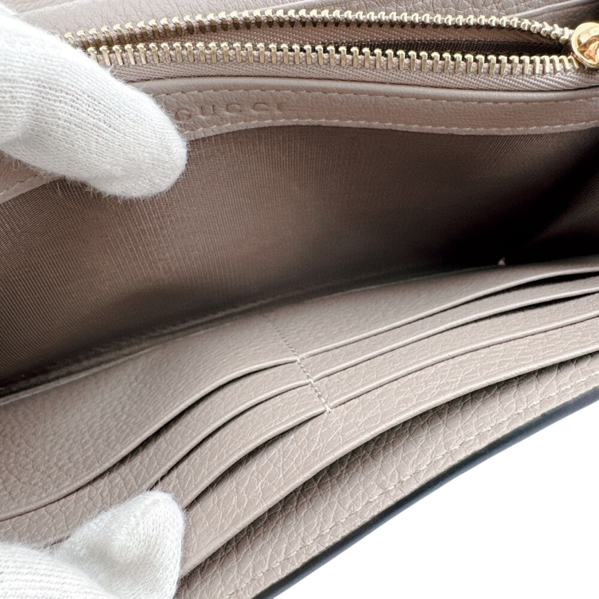 Gucci Beige Leather Long Wallet (Bi-Fold) (Pre-Owned)
