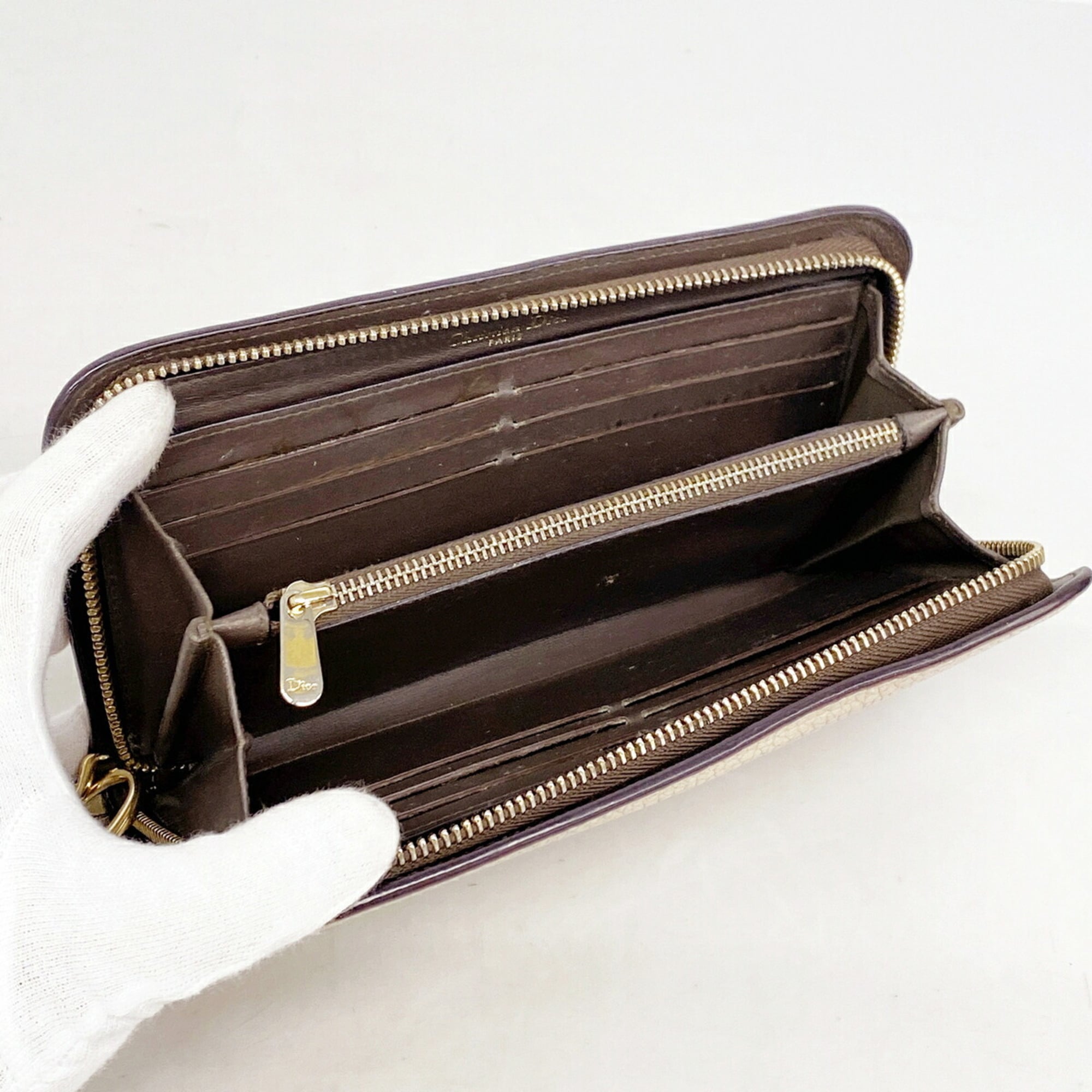 Christian Dior Beige Leather Long Wallet (Bi-Fold) (Pre-Owned)