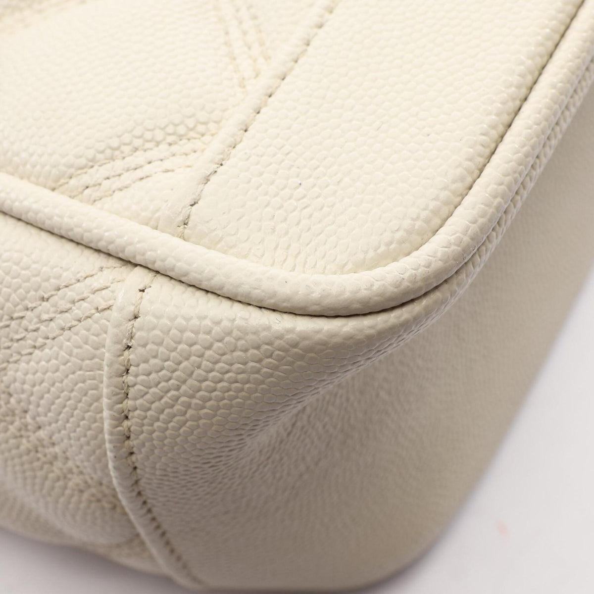 Yves Saint Laurent Ivory Leather Handbag Shoulder Bag (Pre-Owned)