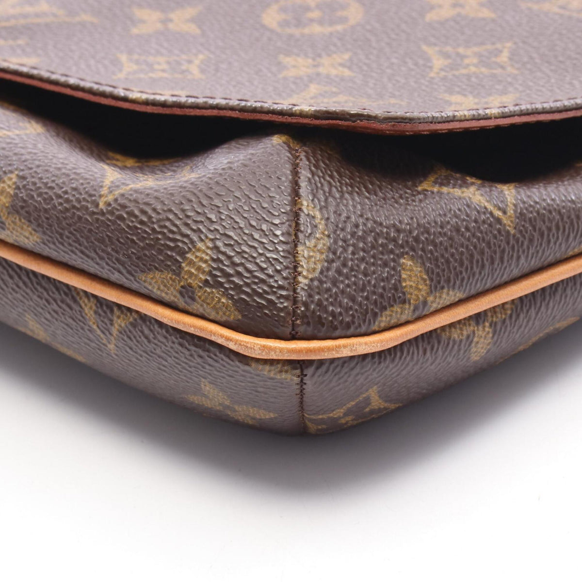 Louis Vuitton Brown Coated Canvas Leather Handbag Shoulder Bag (Pre-Owned)