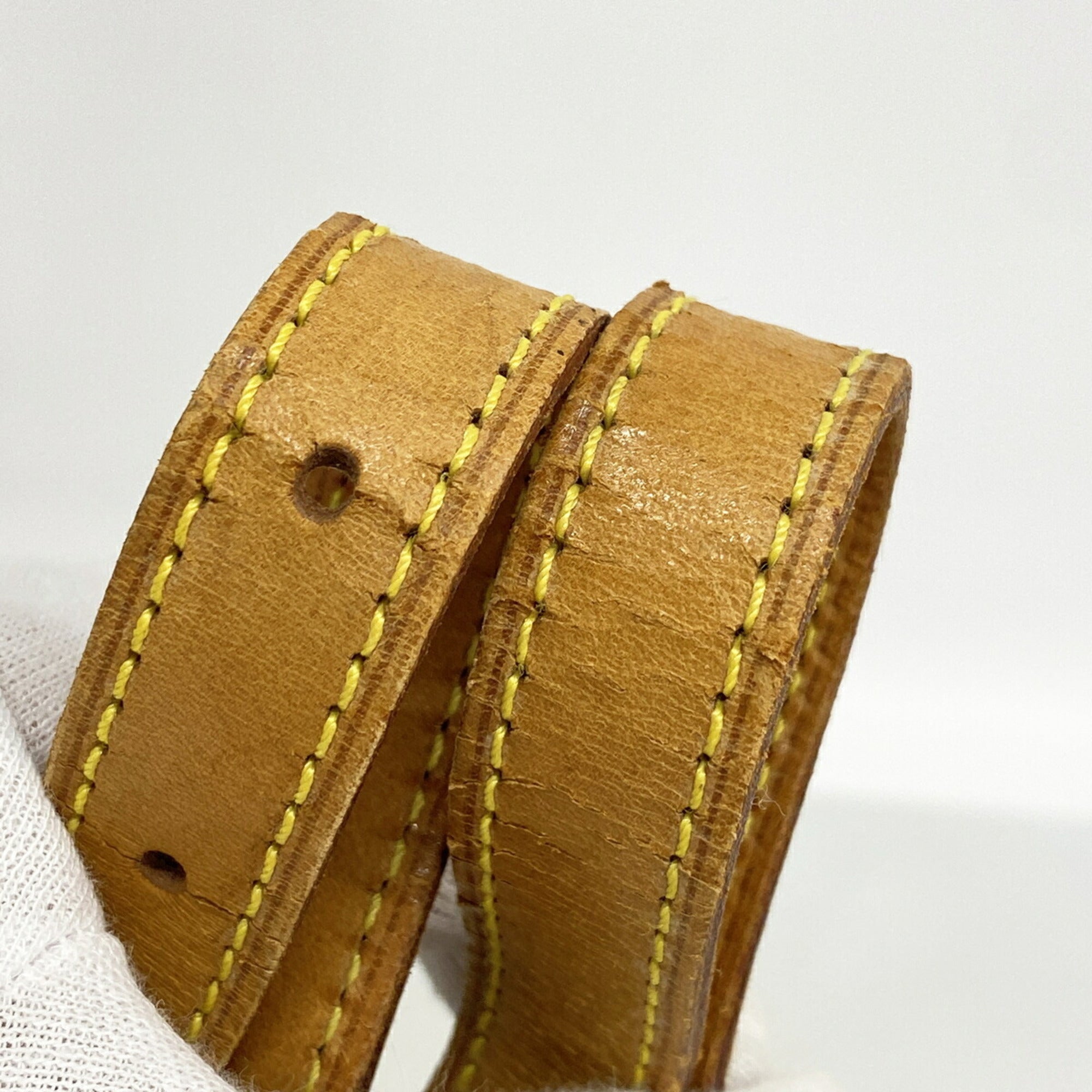 Louis Vuitton Brown Shoulder Bag (Pre-Owned)