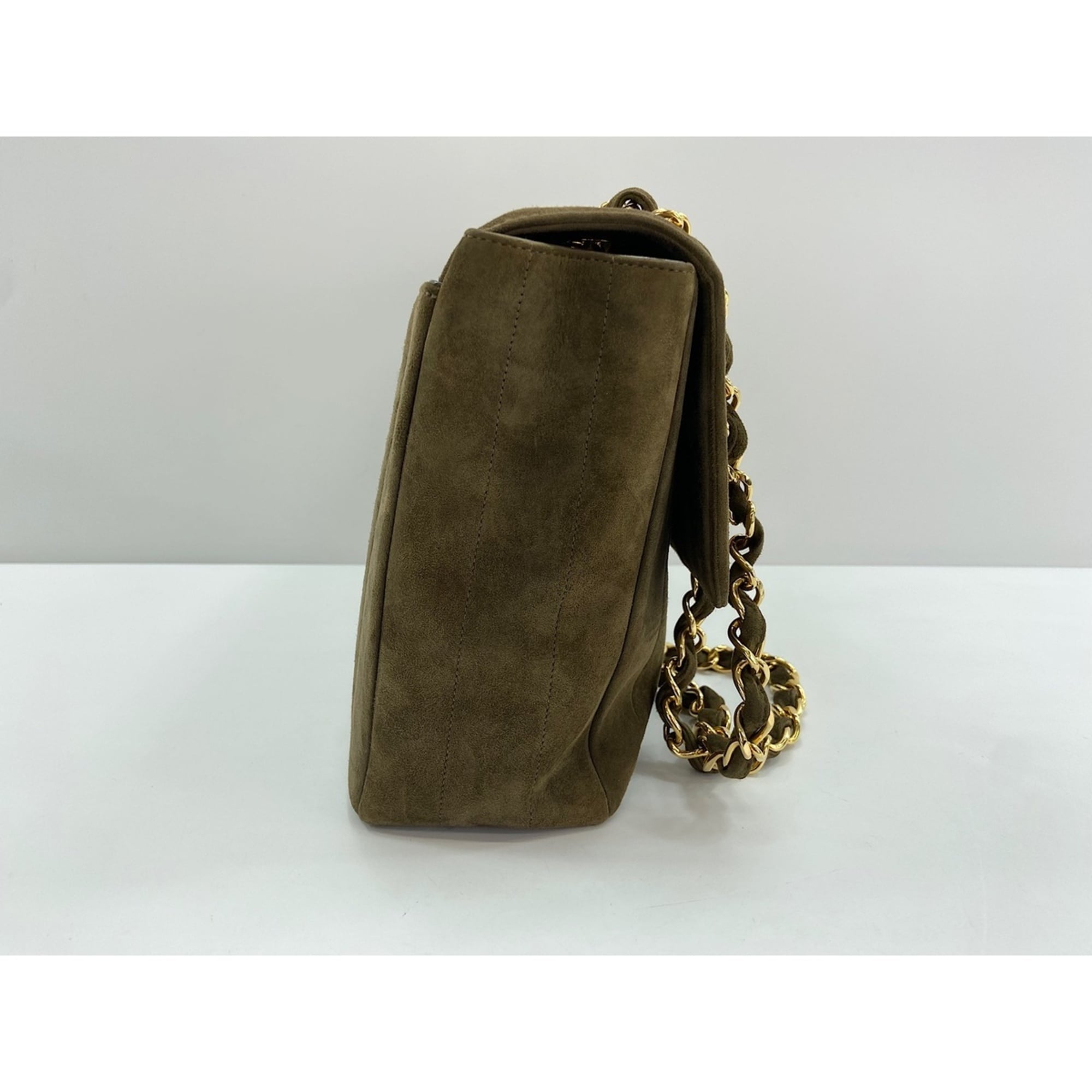 Chanel Green Shoulder Bag (Pre-Owned)