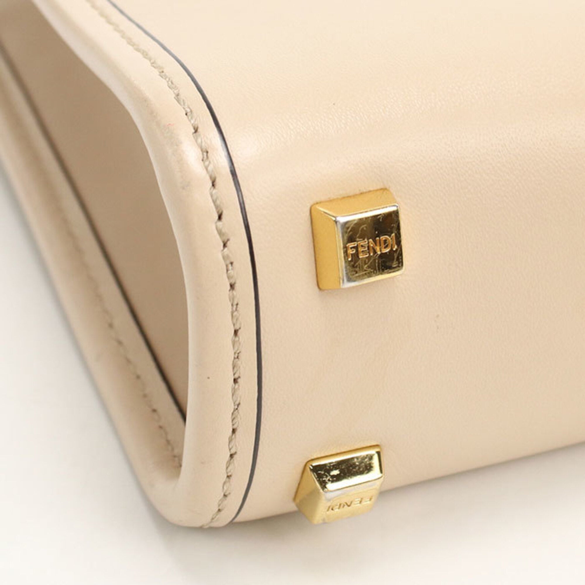 Fendi Beige Leather Handbag (Pre-Owned)