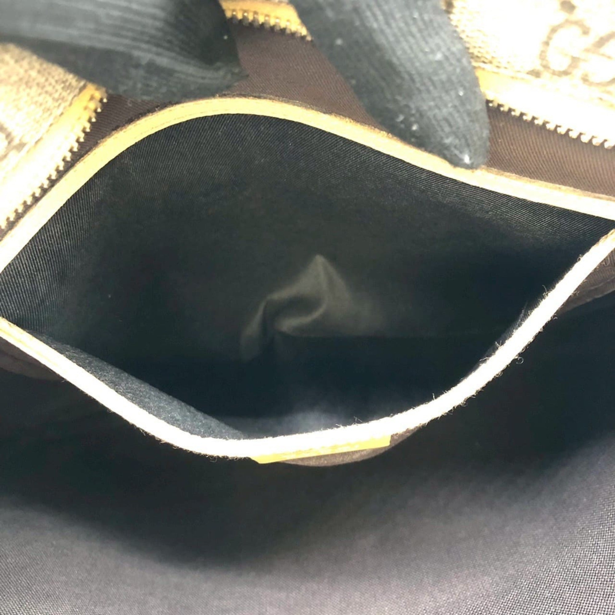 Gucci Yellow Gg Supreme Shoulder Bag (Pre-Owned)