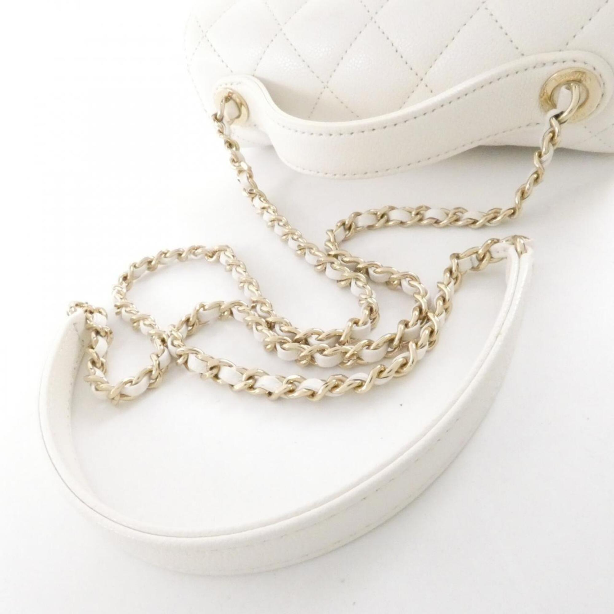 Chanel White Grained Calfskin Handbag (Pre-Owned)