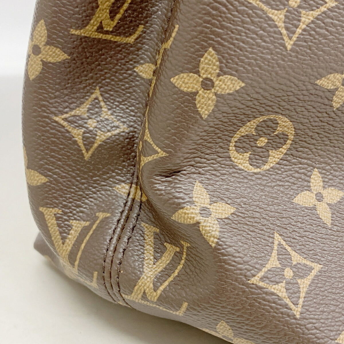Louis Vuitton Beige Shoulder Bag (Pre-Owned)