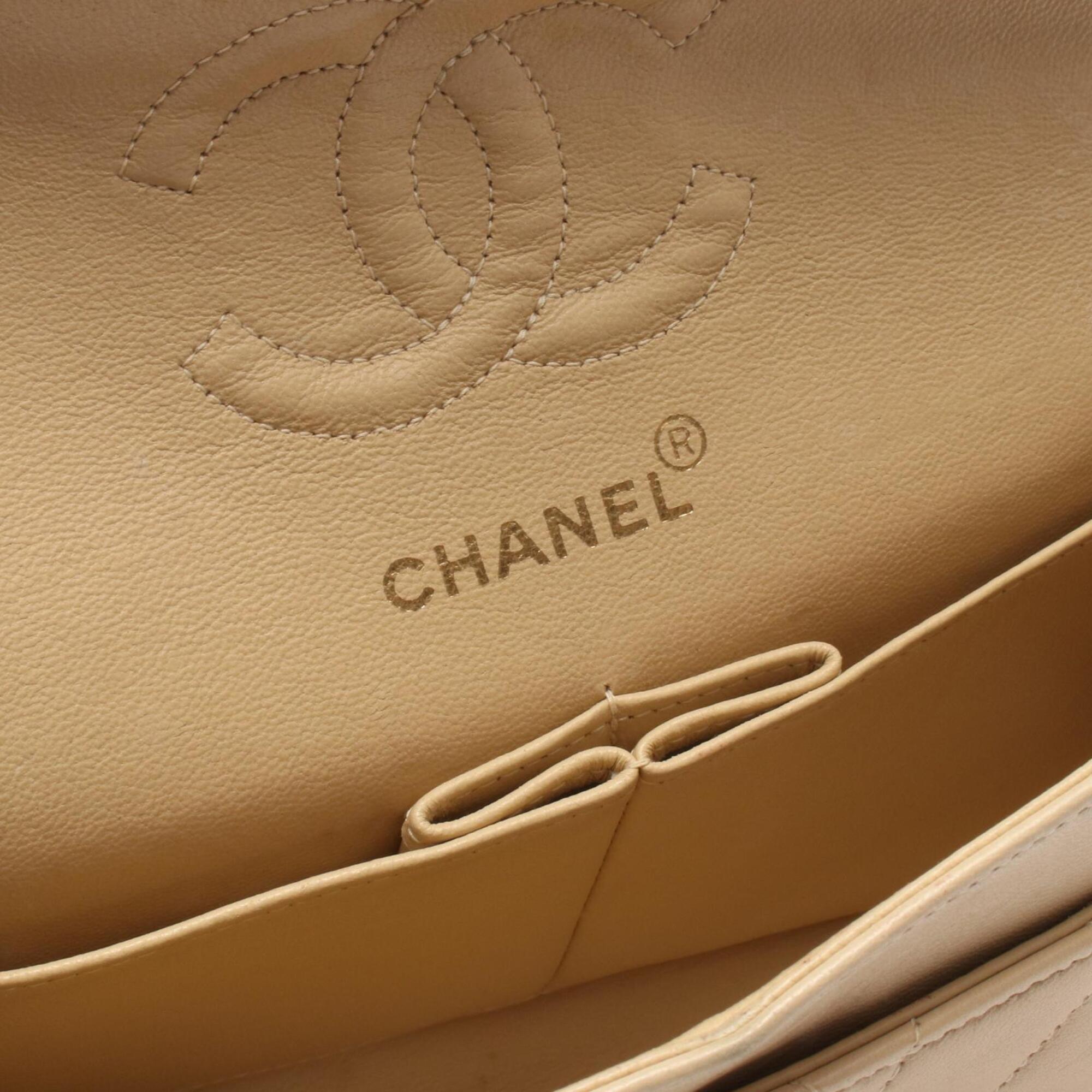 Chanel Beige Leather Handbag Shoulder Bag (Pre-Owned)
