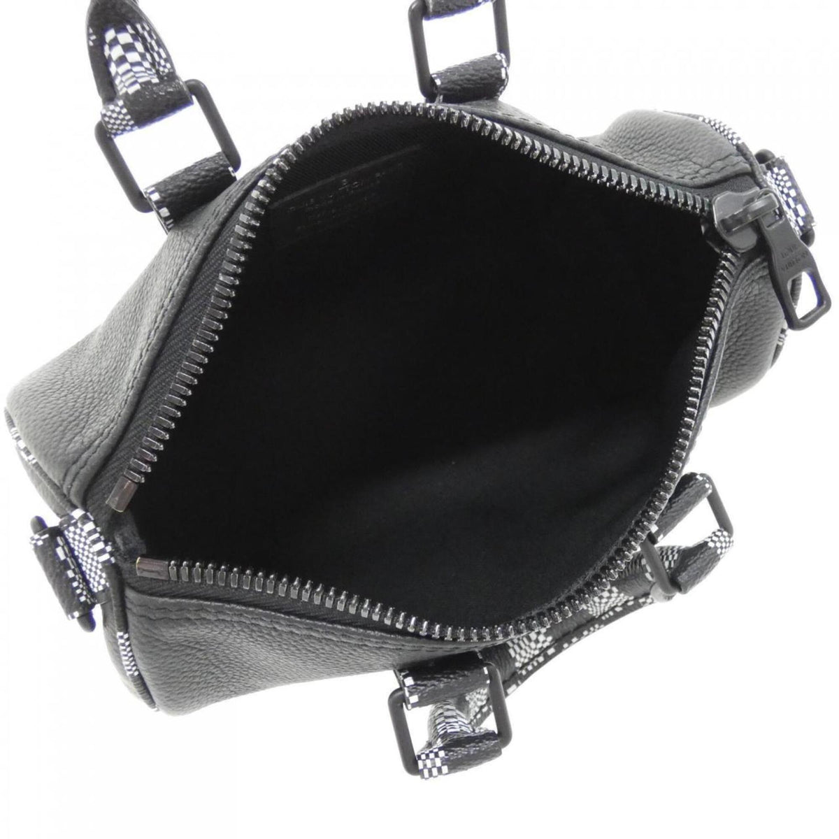 Louis Vuitton Black Leather Shoulder Bag (Pre-Owned)