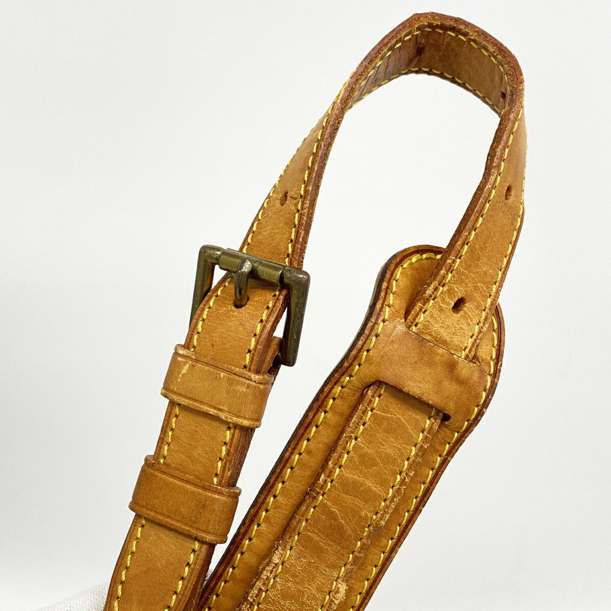Louis Vuitton Brown Shoulder Bag (Pre-Owned)