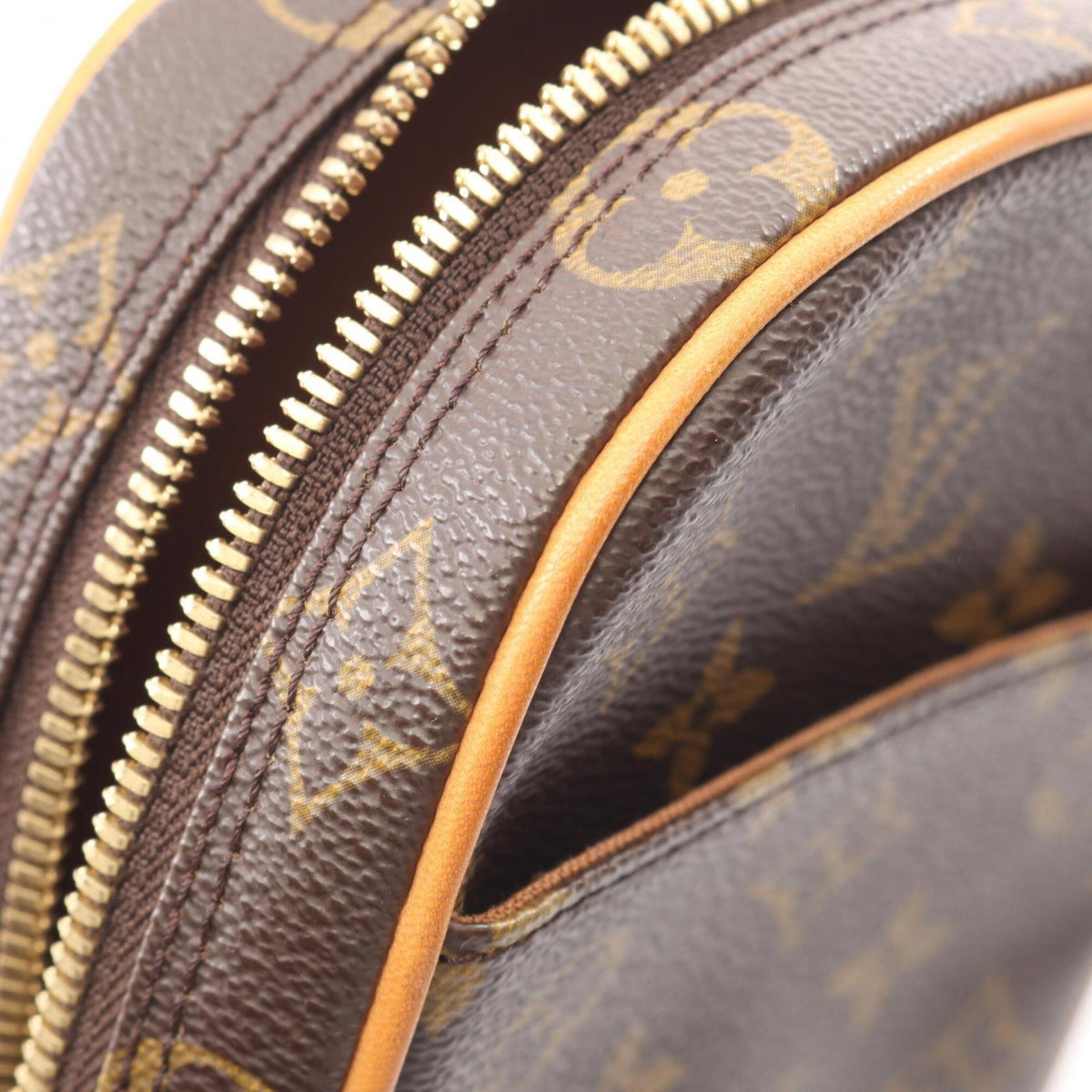 Louis Vuitton Brown Coated Canvas Leather Fanny Pack Handbag (Pre-Owned)