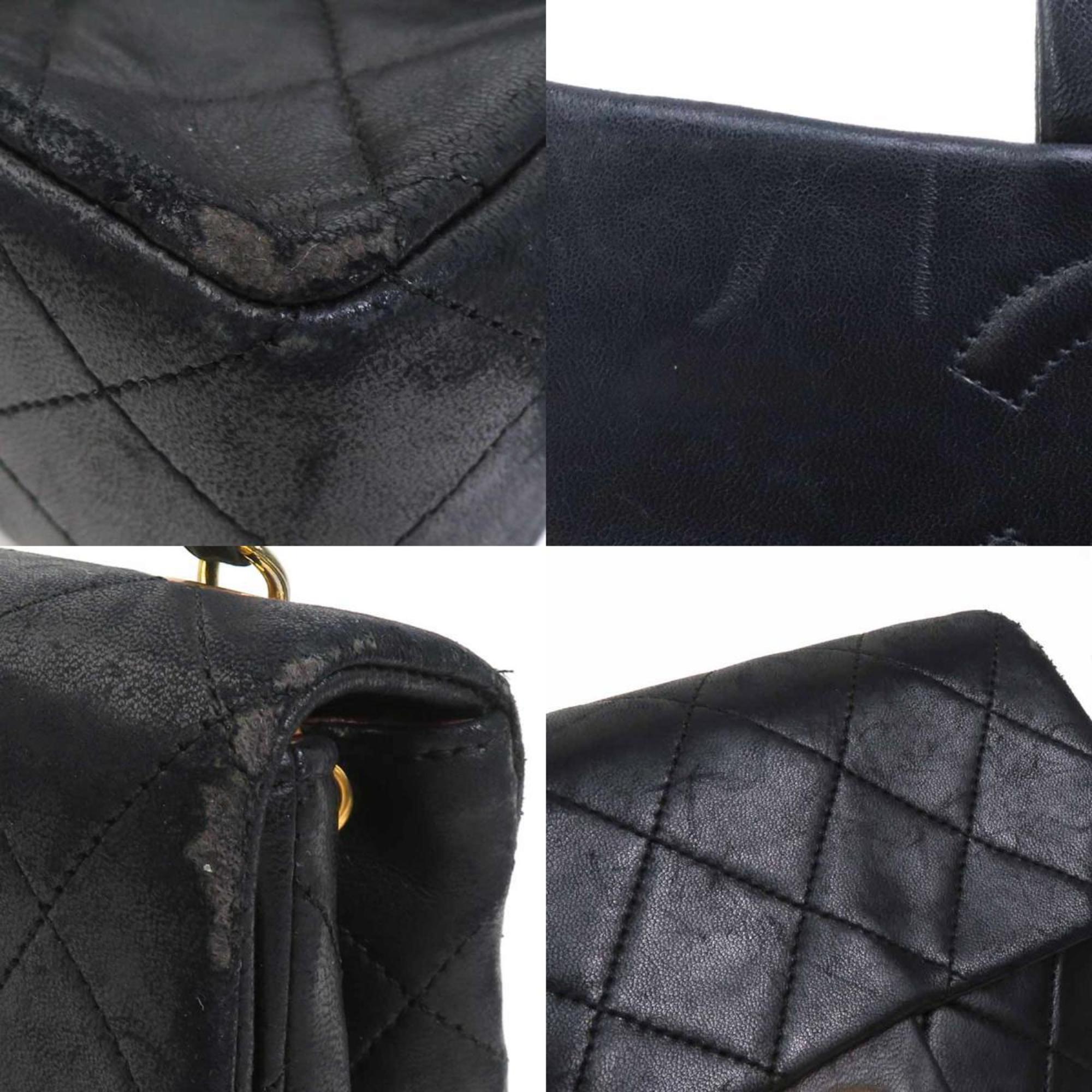 Chanel Black Leather Shoulder Bag (Pre-Owned)