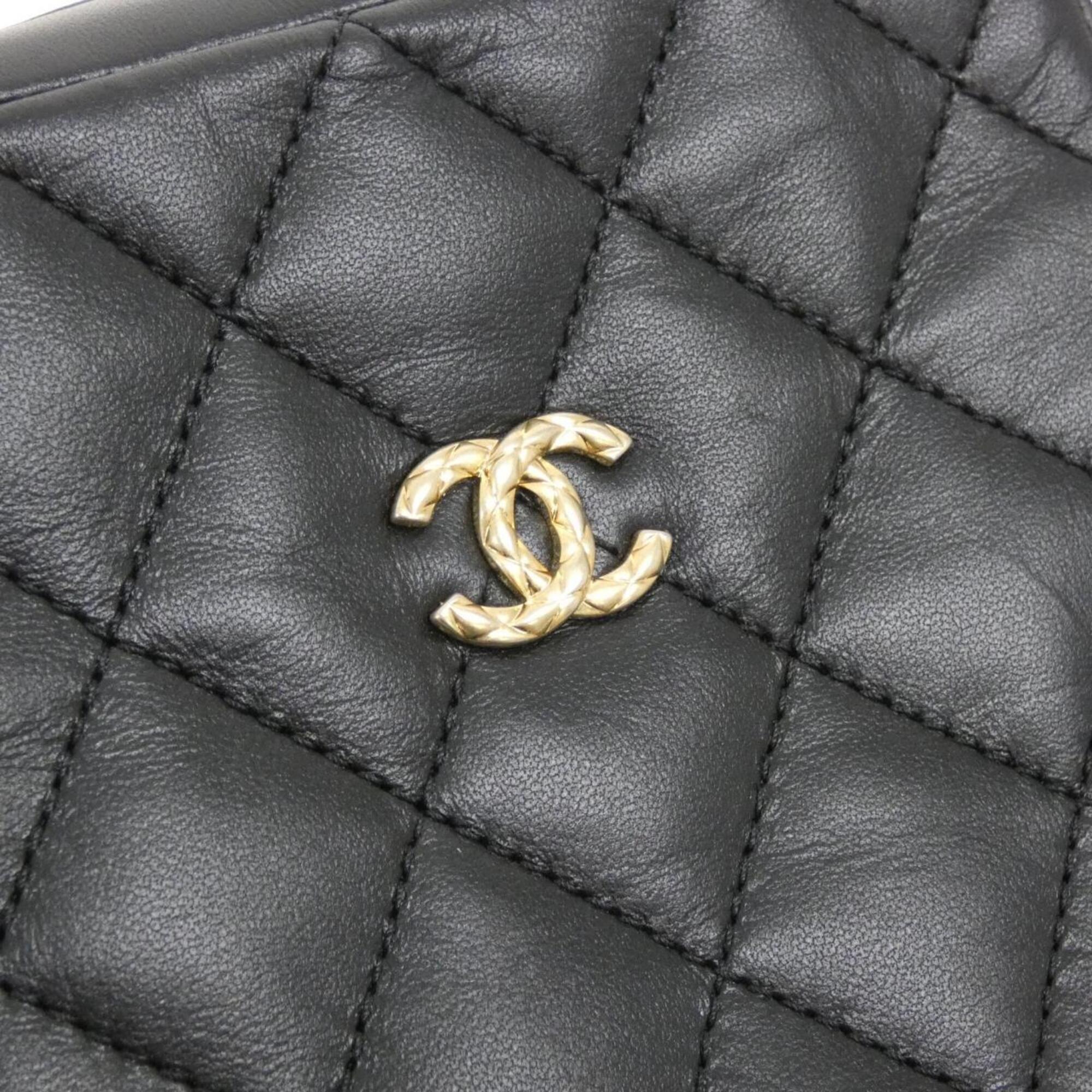 Chanel Black Leather Shoulder Bag (Pre-Owned)
