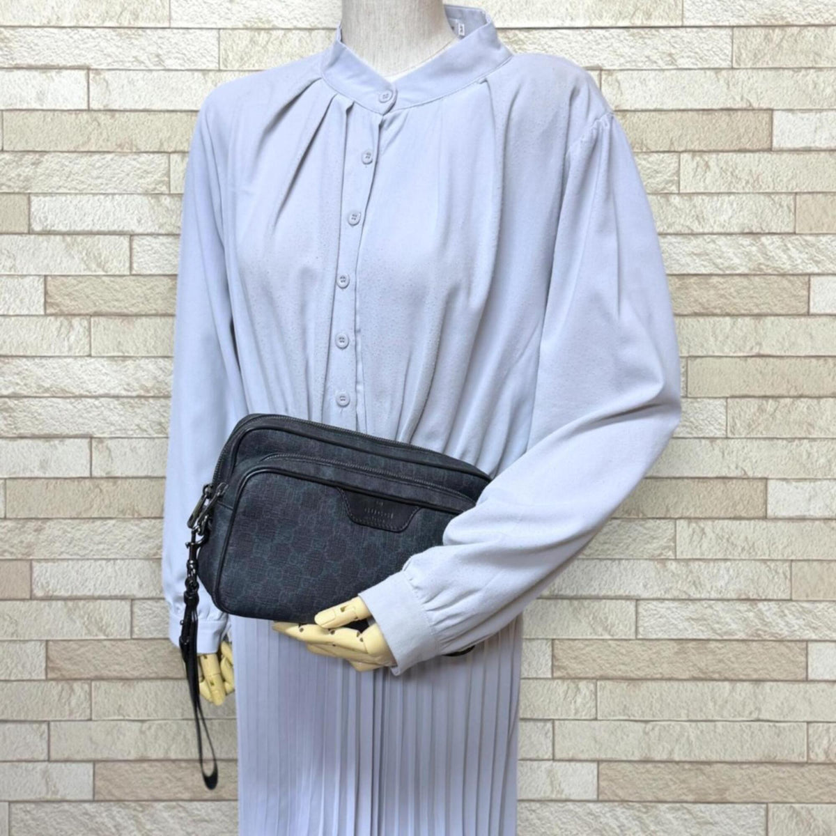Gucci Black Gg Supreme Handbag (Pre-Owned)
