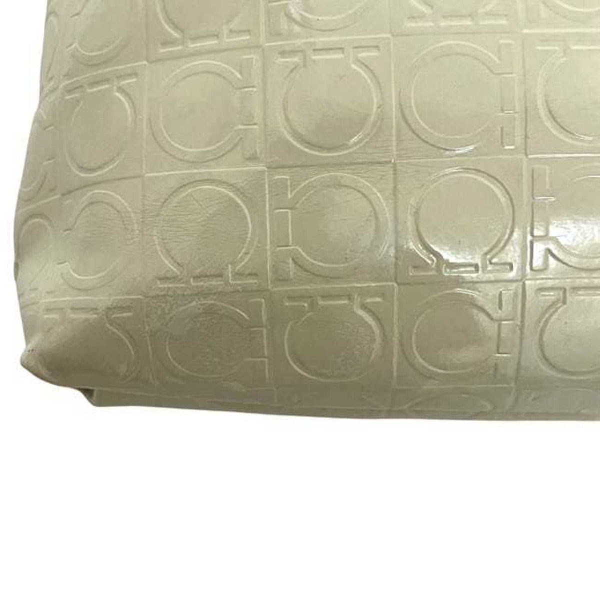 Salvatore Ferragamo Gancini Cream White Patent Leather Shoulder Bag (Pre-Owned)