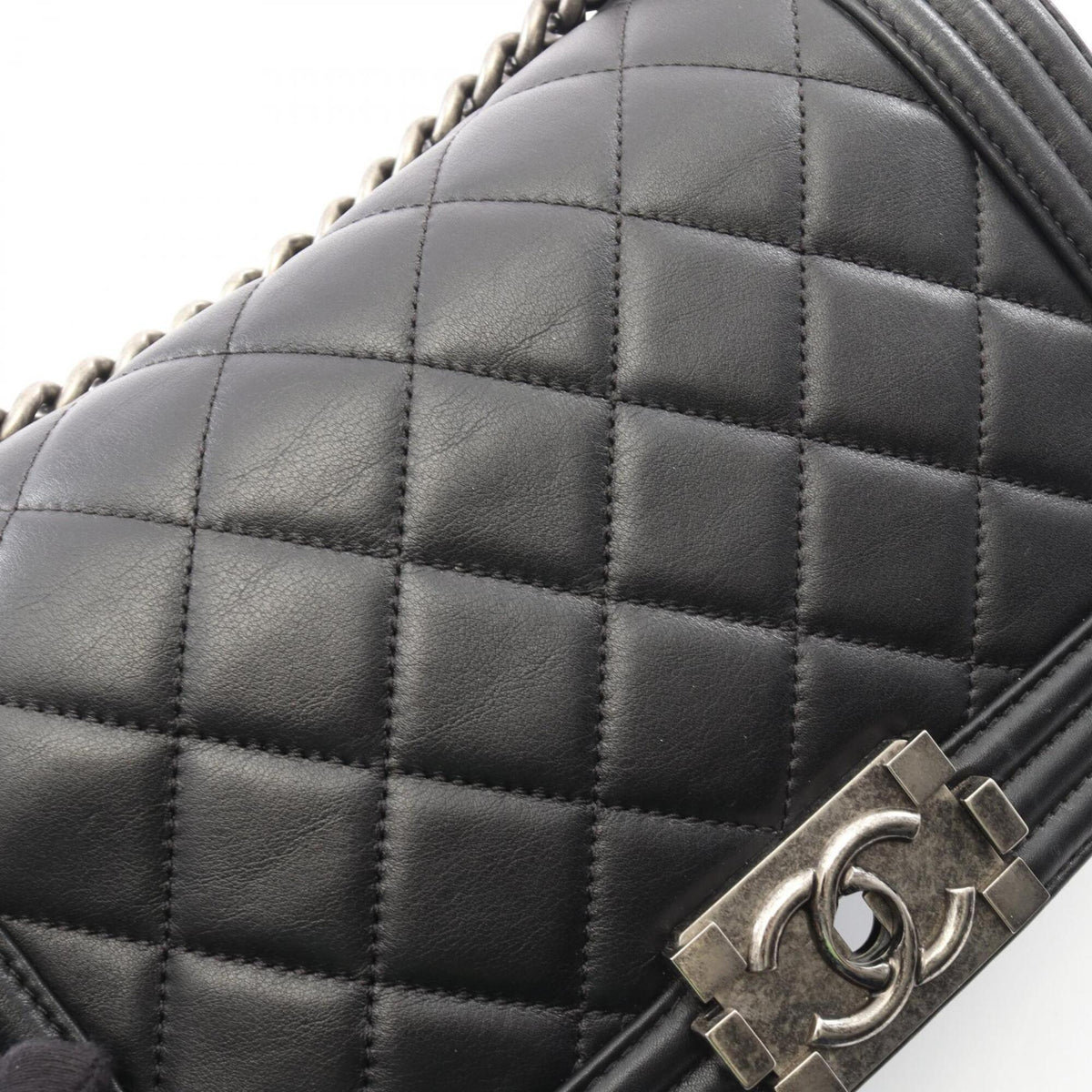 Chanel Black Leather Handbag Shoulder Bag (Pre-Owned)
