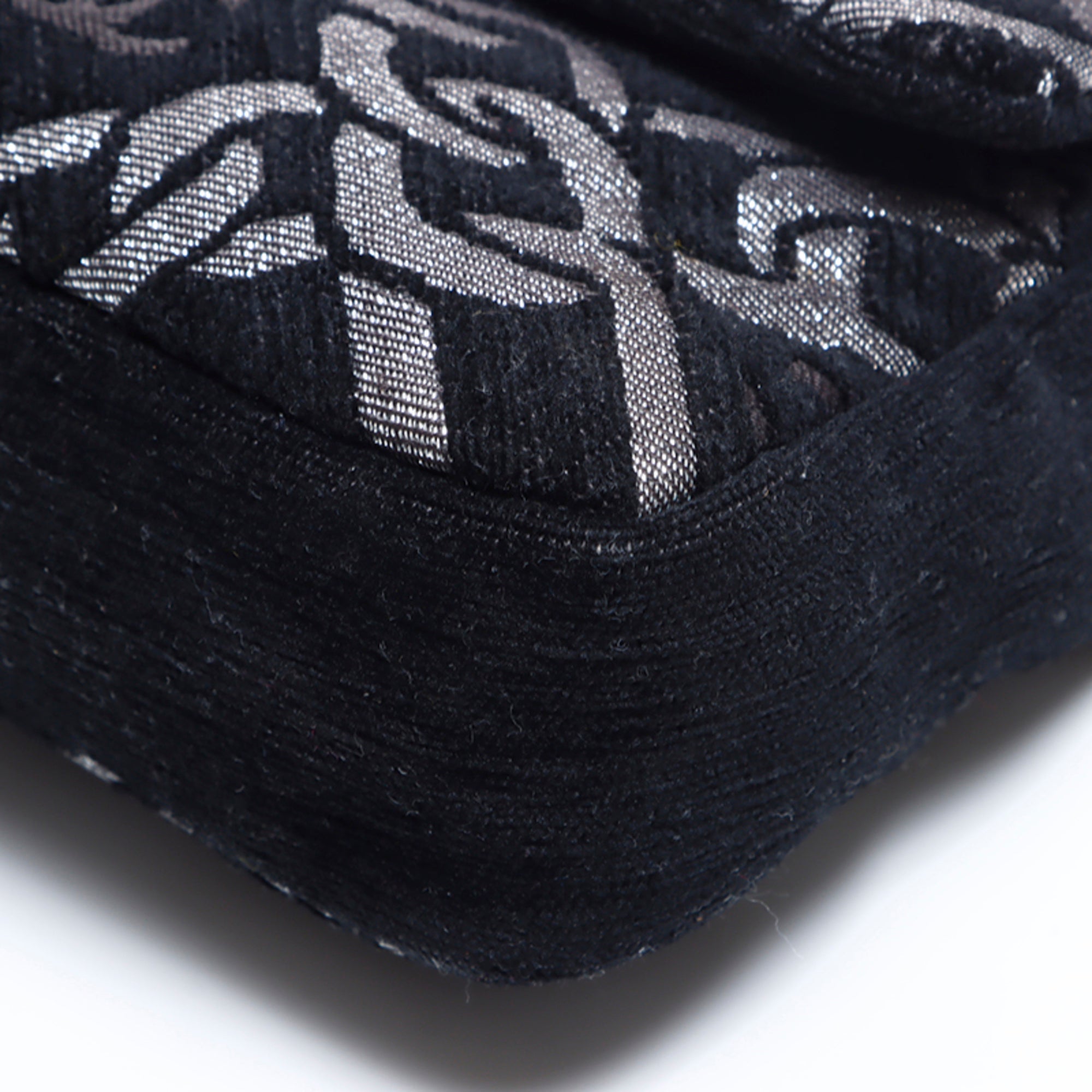 Chanel Black Embroidery Handbag (Pre-Owned)