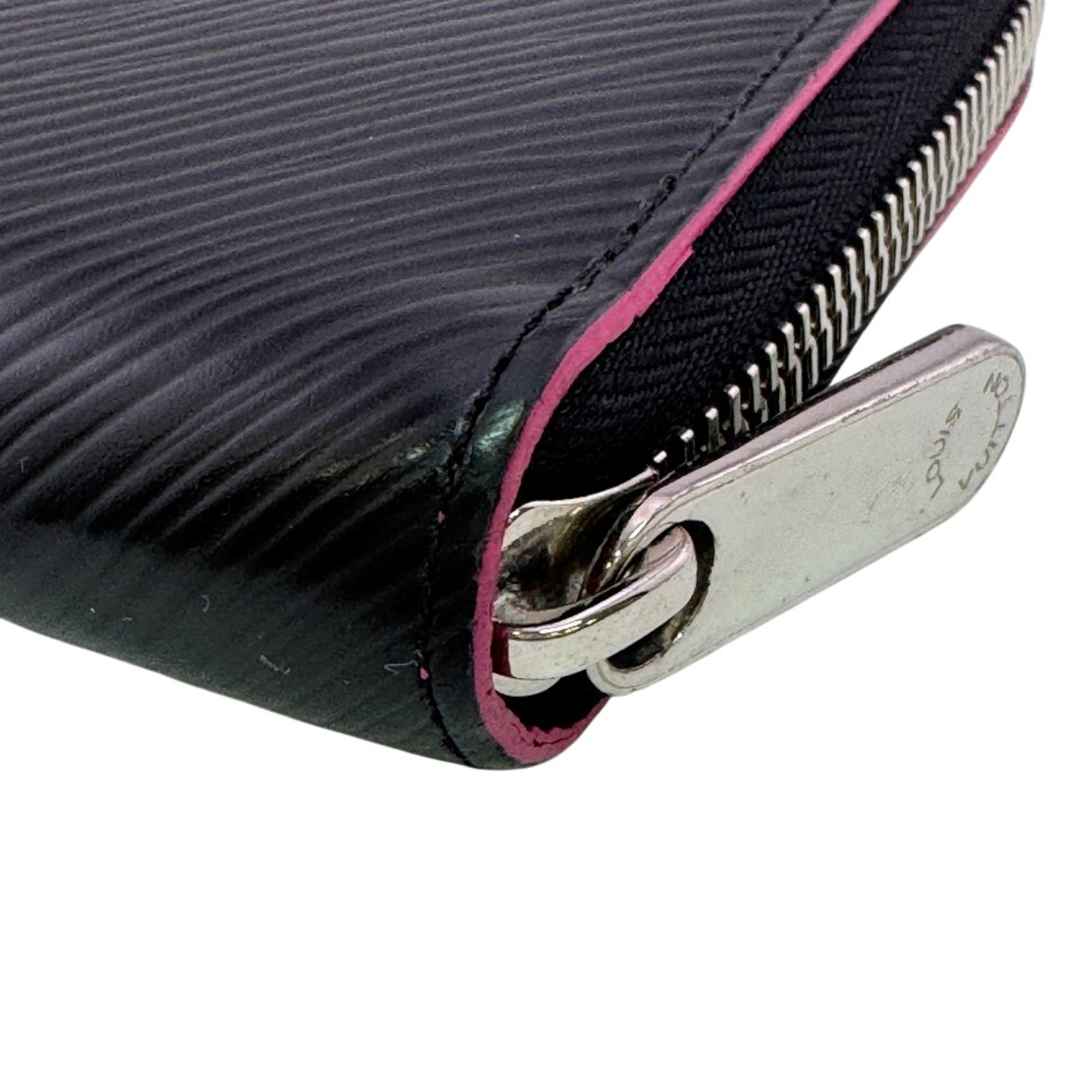Louis Vuitton Black Leather (Pre-Owned)