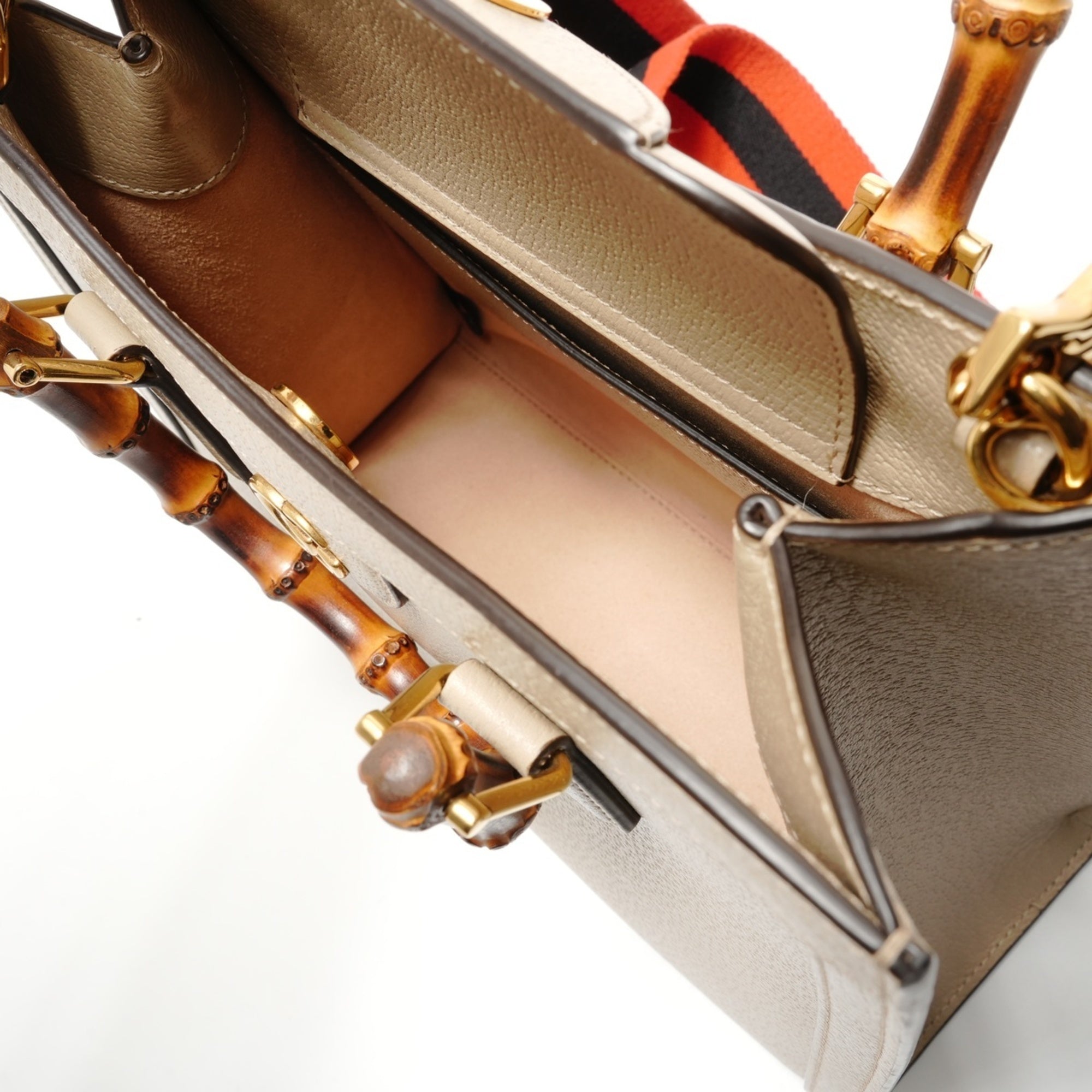 Gucci Beige Bamboo Handbag (Pre-Owned)