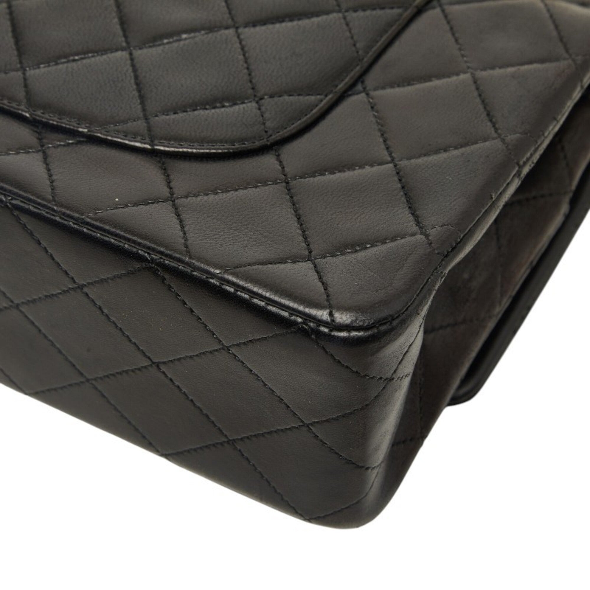 Chanel Black Leather Shoulder Bag (Pre-Owned)