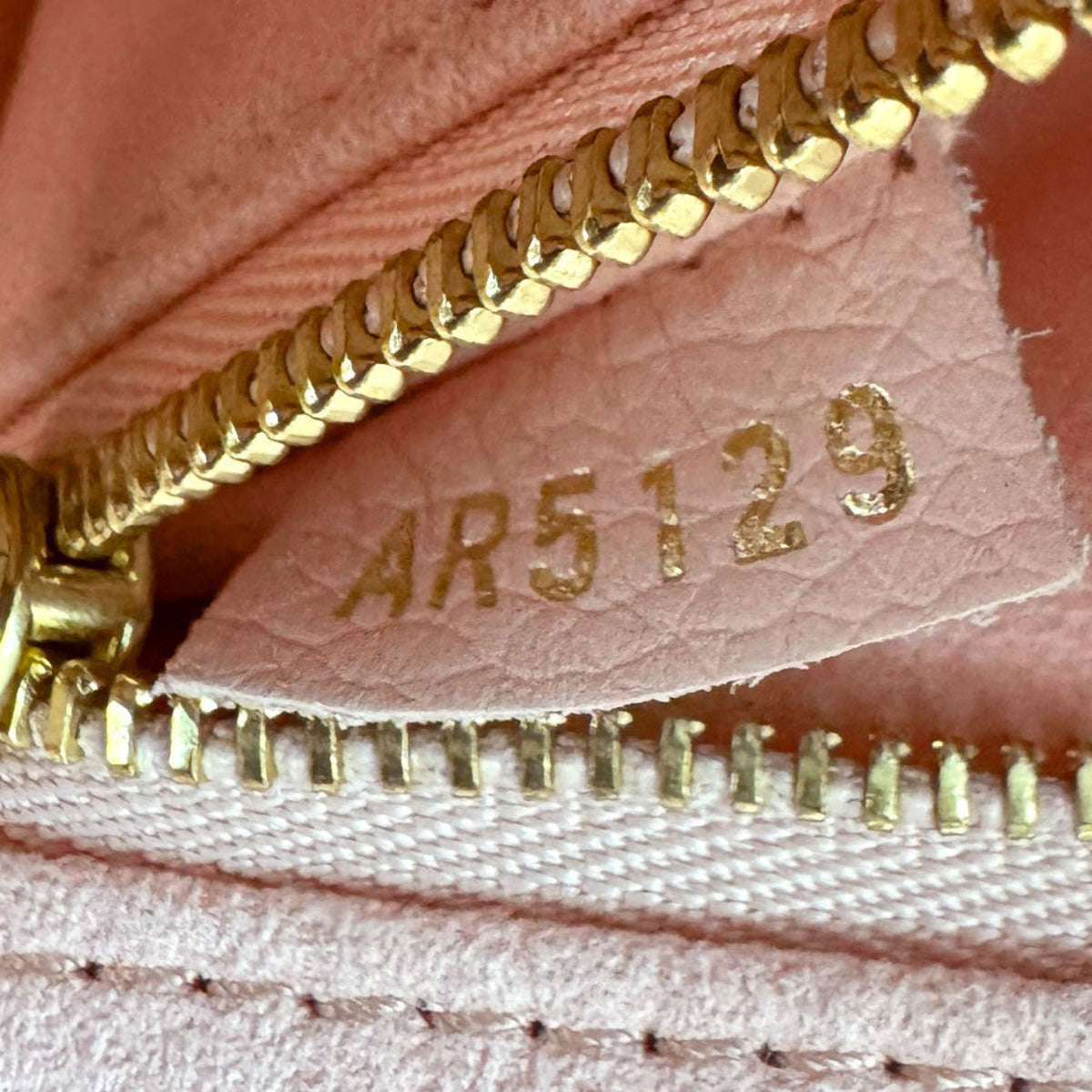 Louis Vuitton Pink Leather Handbag Shoulder Bag (Pre-Owned)