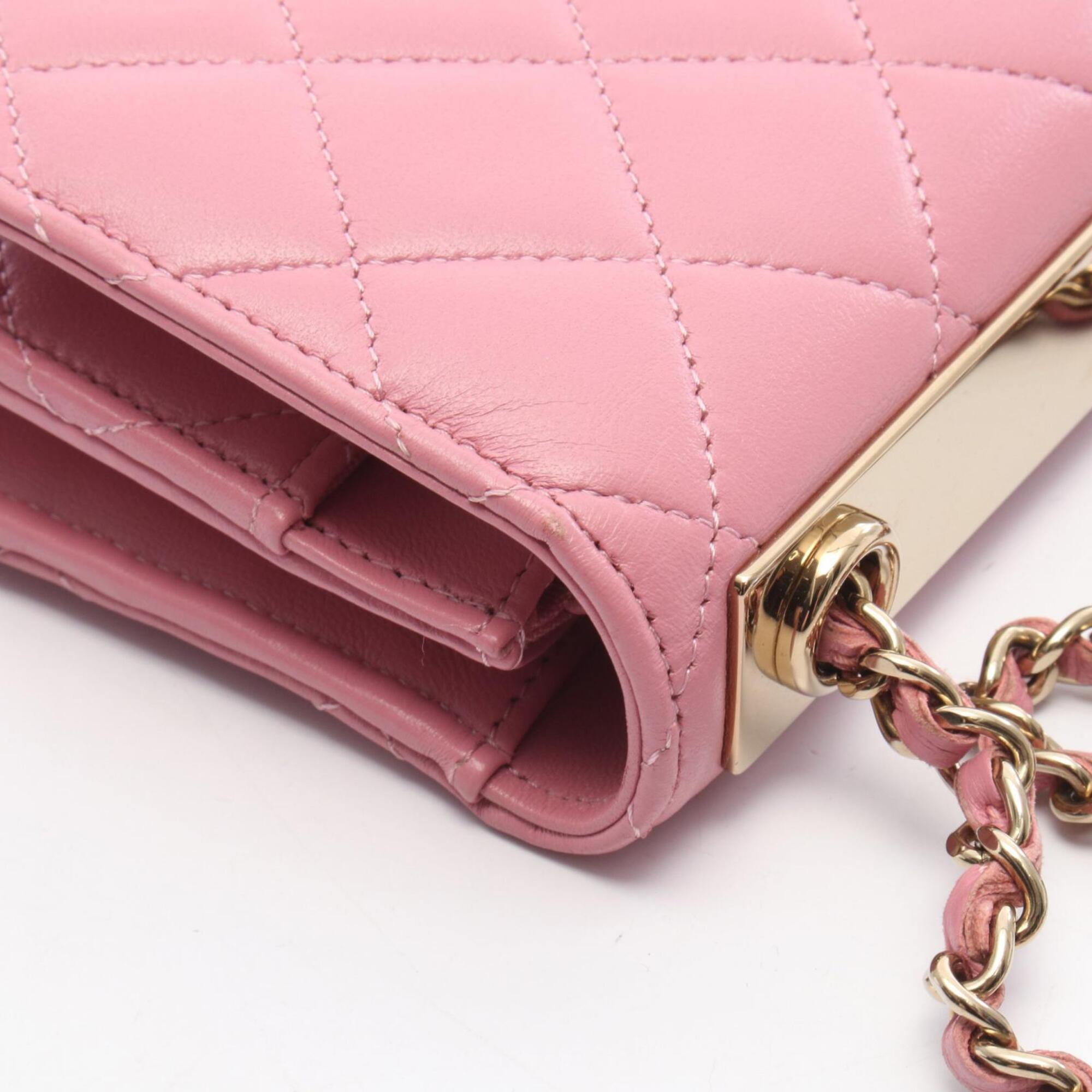 Chanel Matelasse Pink Leather Handbag Shoulder Bag (Pre-Owned)