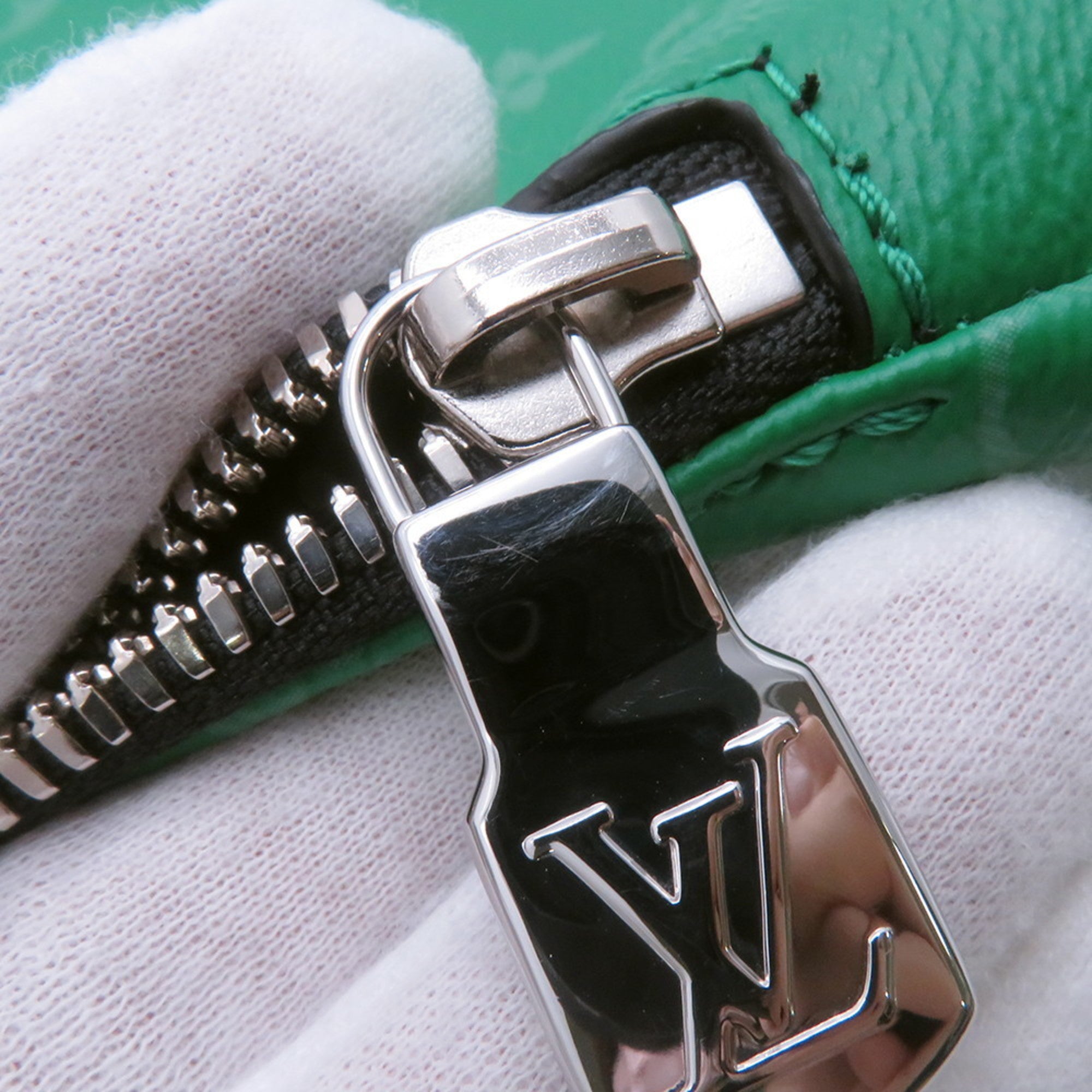 Louis Vuitton Monogram Silver Monogram Taiga Leather Sling Bag (Pre-Owned)