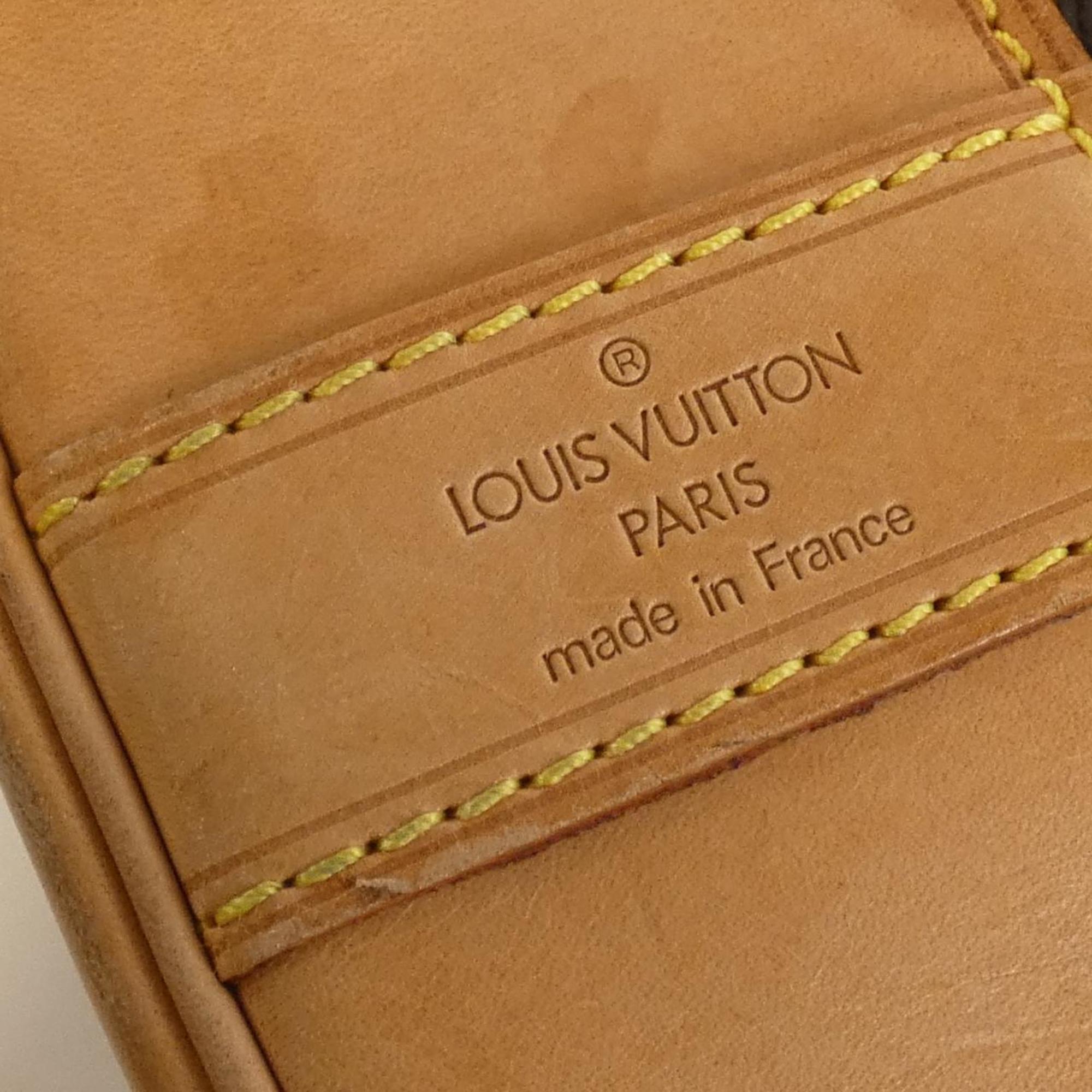 Louis Vuitton Marron Coated Canvas Shoulder Bag (Pre-Owned)