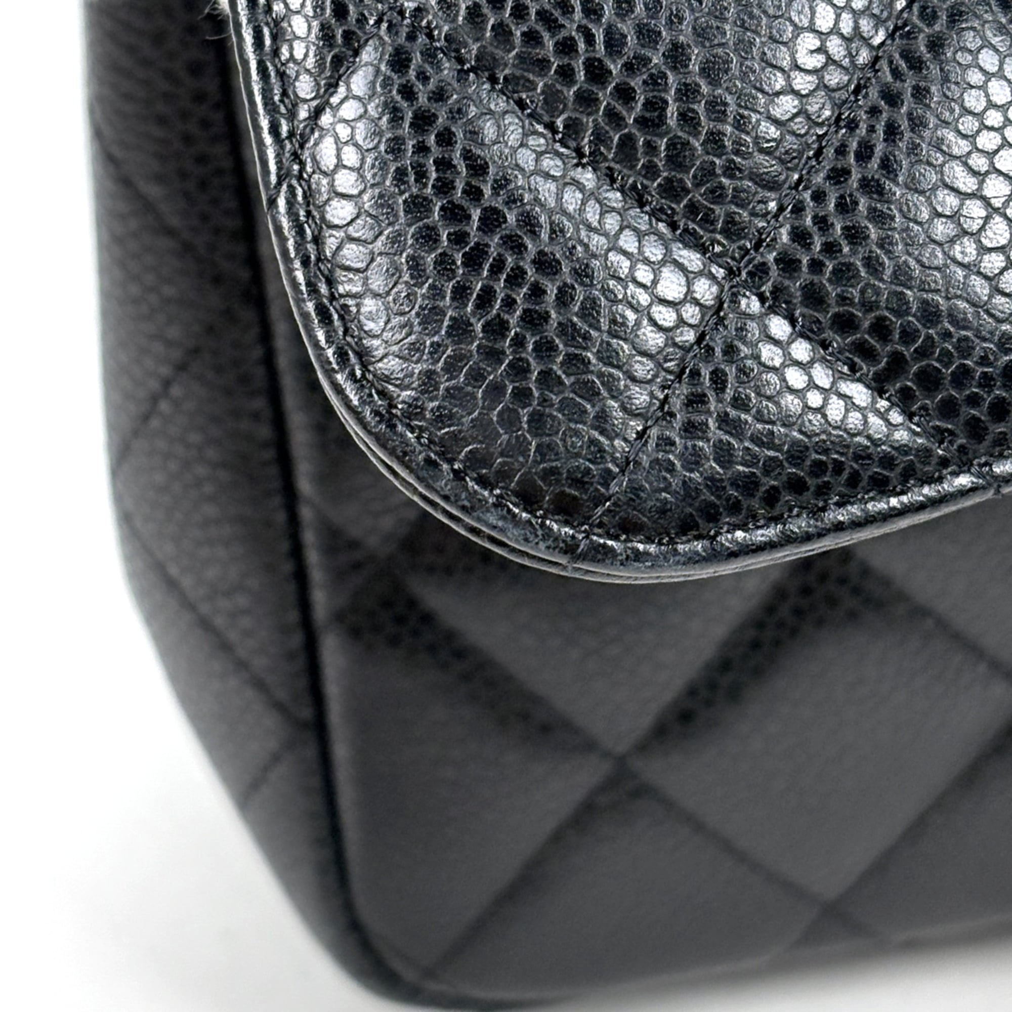 Chanel Matelasse Black Grained Calfskin Shoulder Bag (Pre-Owned)