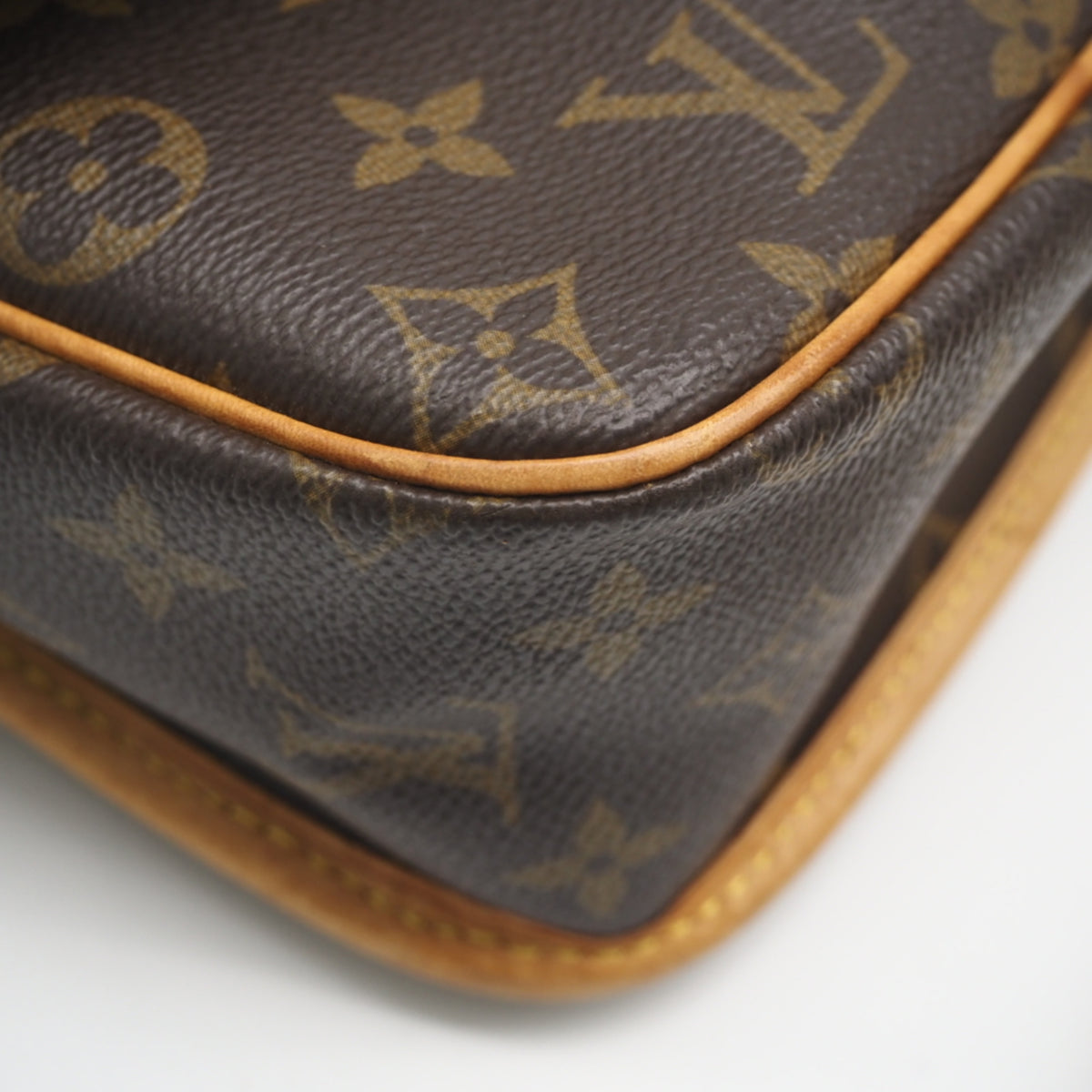Louis Vuitton Monogram Beige Brown Coated Canvas Leather Shoulder Bag (Pre-Owned)