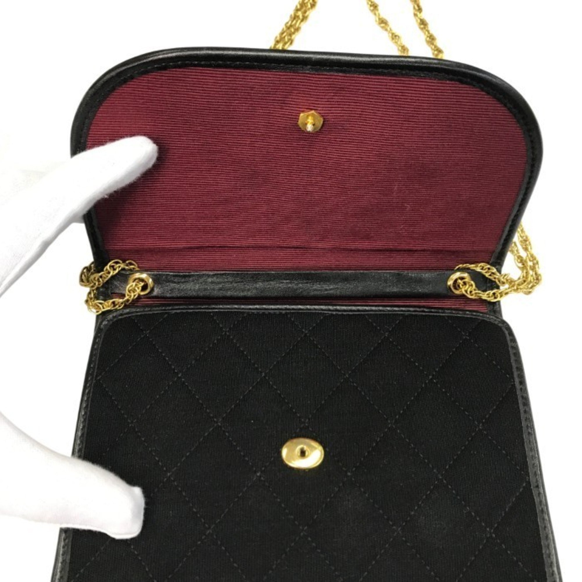 Chanel Black Shoulder Bag (Pre-Owned)