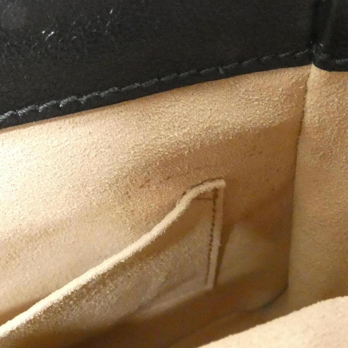 Gucci Beige Black Gg Canvas Leather Handbag (Pre-Owned)