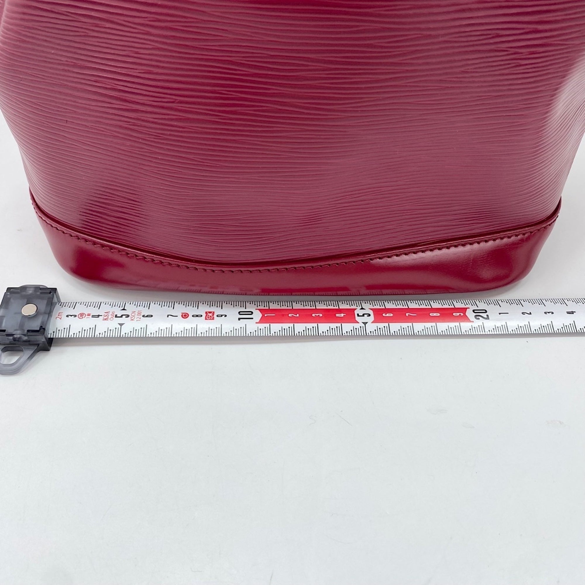 Louis Vuitton Red Color Shoulder Bag (Pre-Owned)