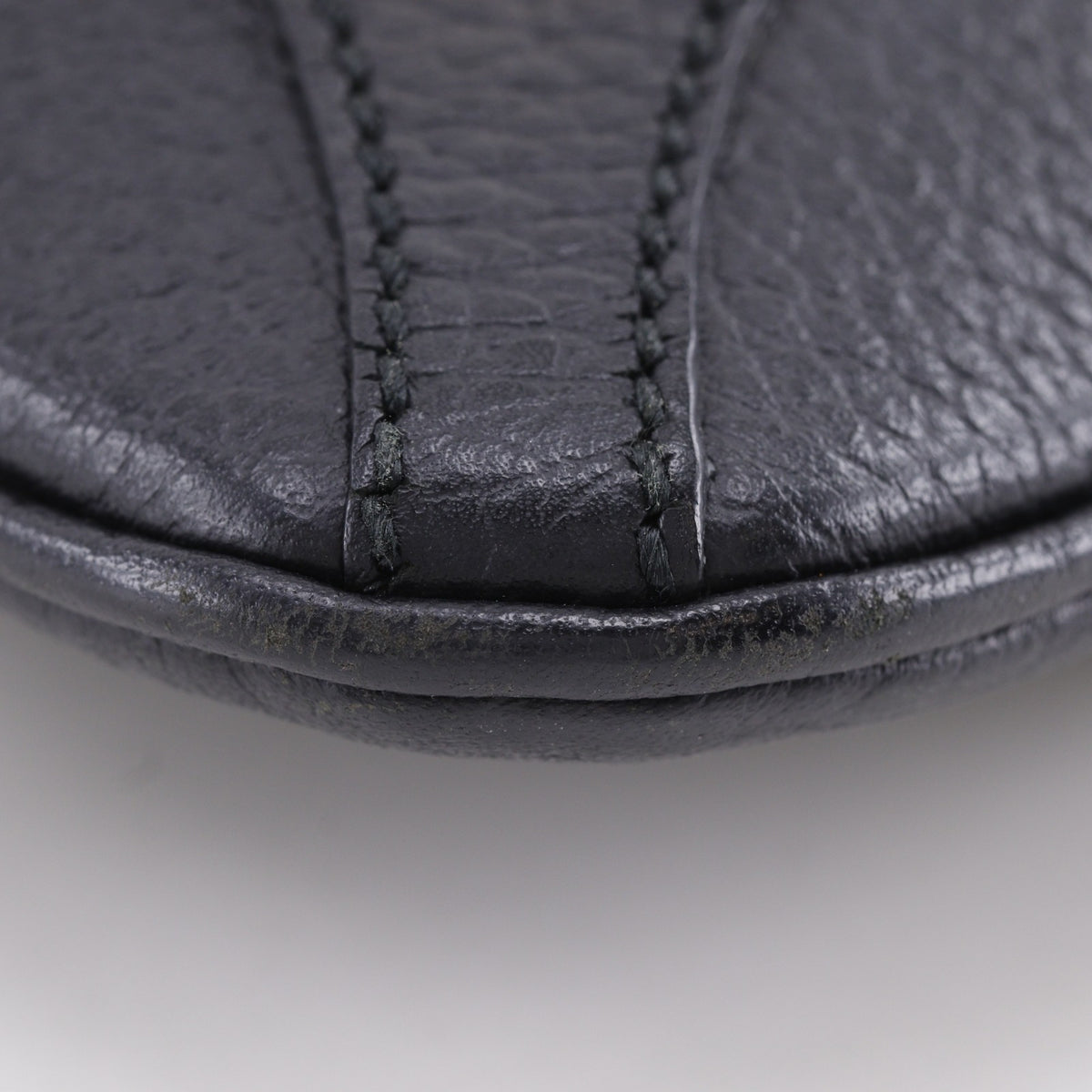 Gucci Black Gg Canvas Shoulder Bag (Pre-Owned)