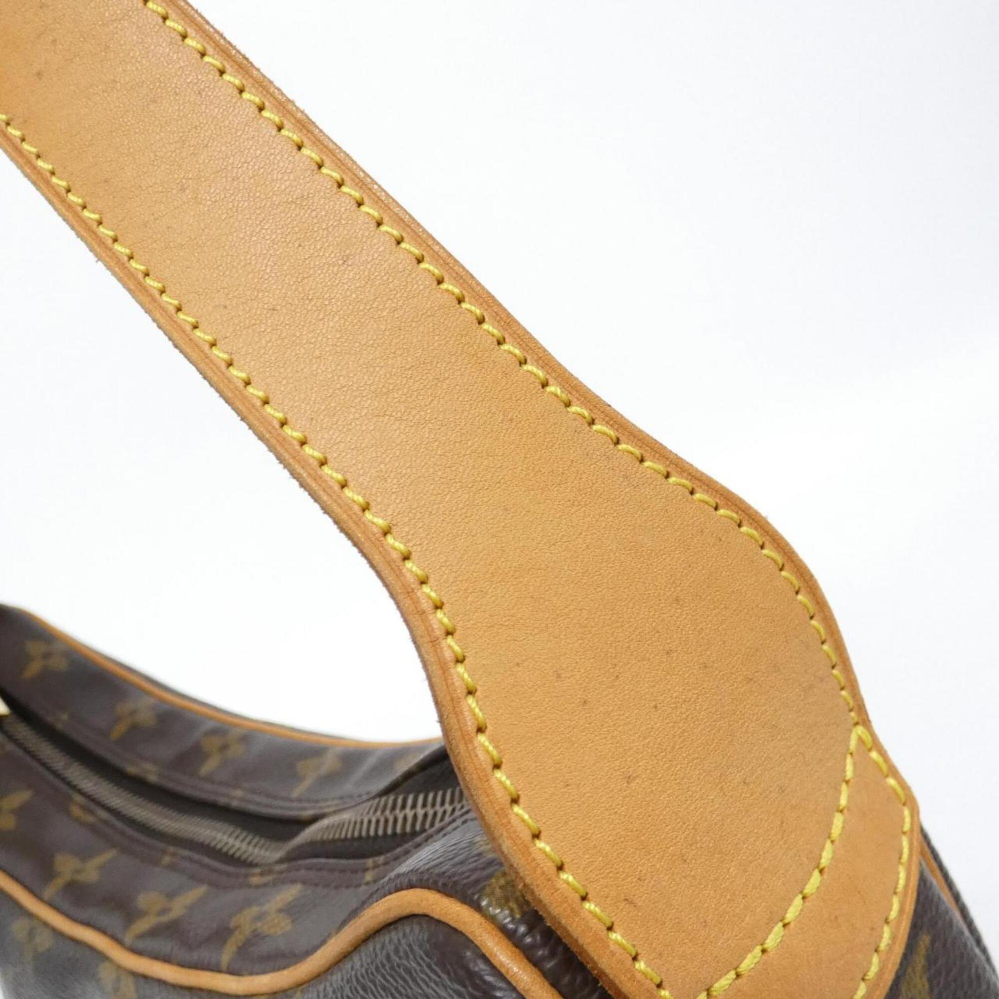 Louis Vuitton Marron Coated Canvas Shoulder Bag (Pre-Owned)