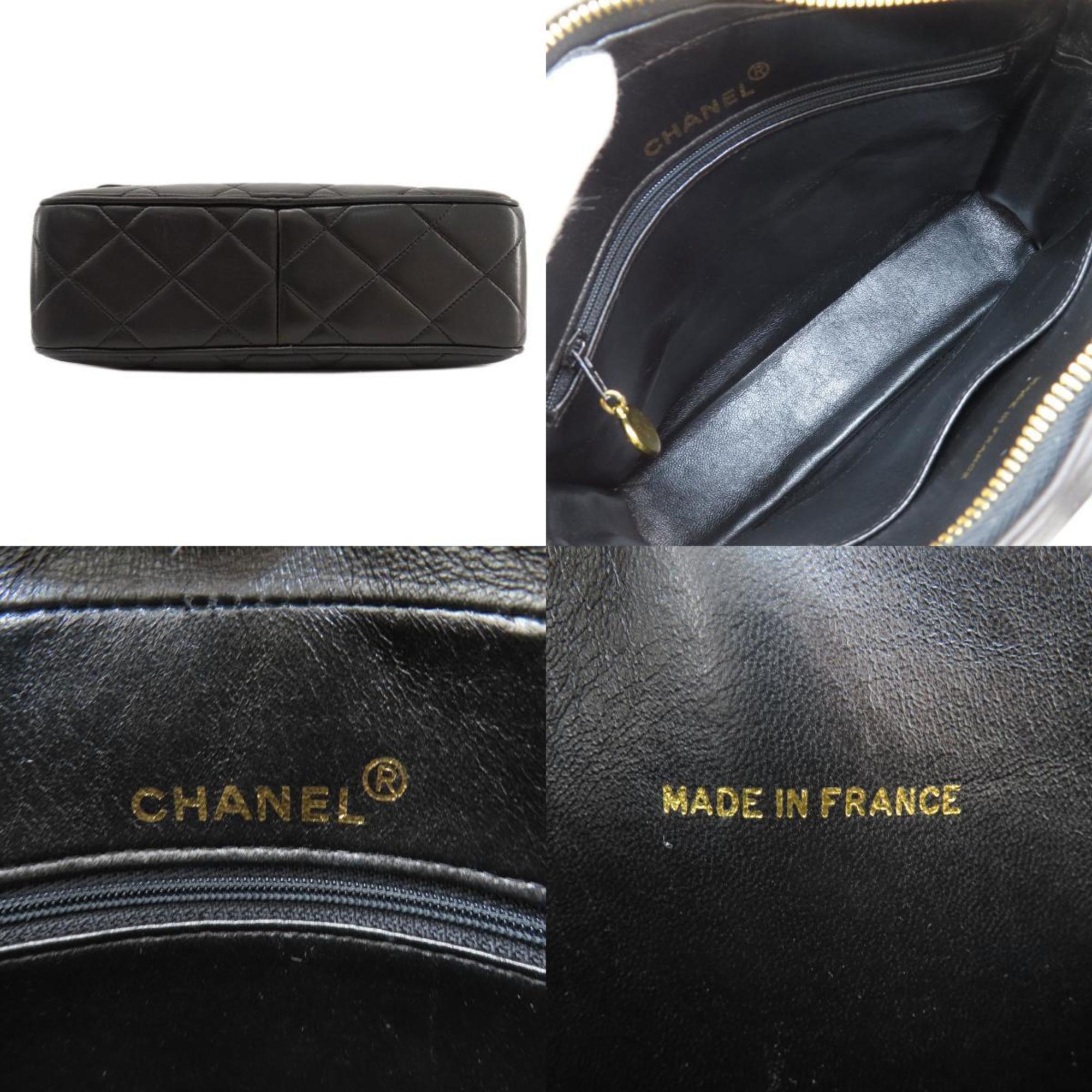 Chanel Black Leather Shoulder Bag (Pre-Owned)