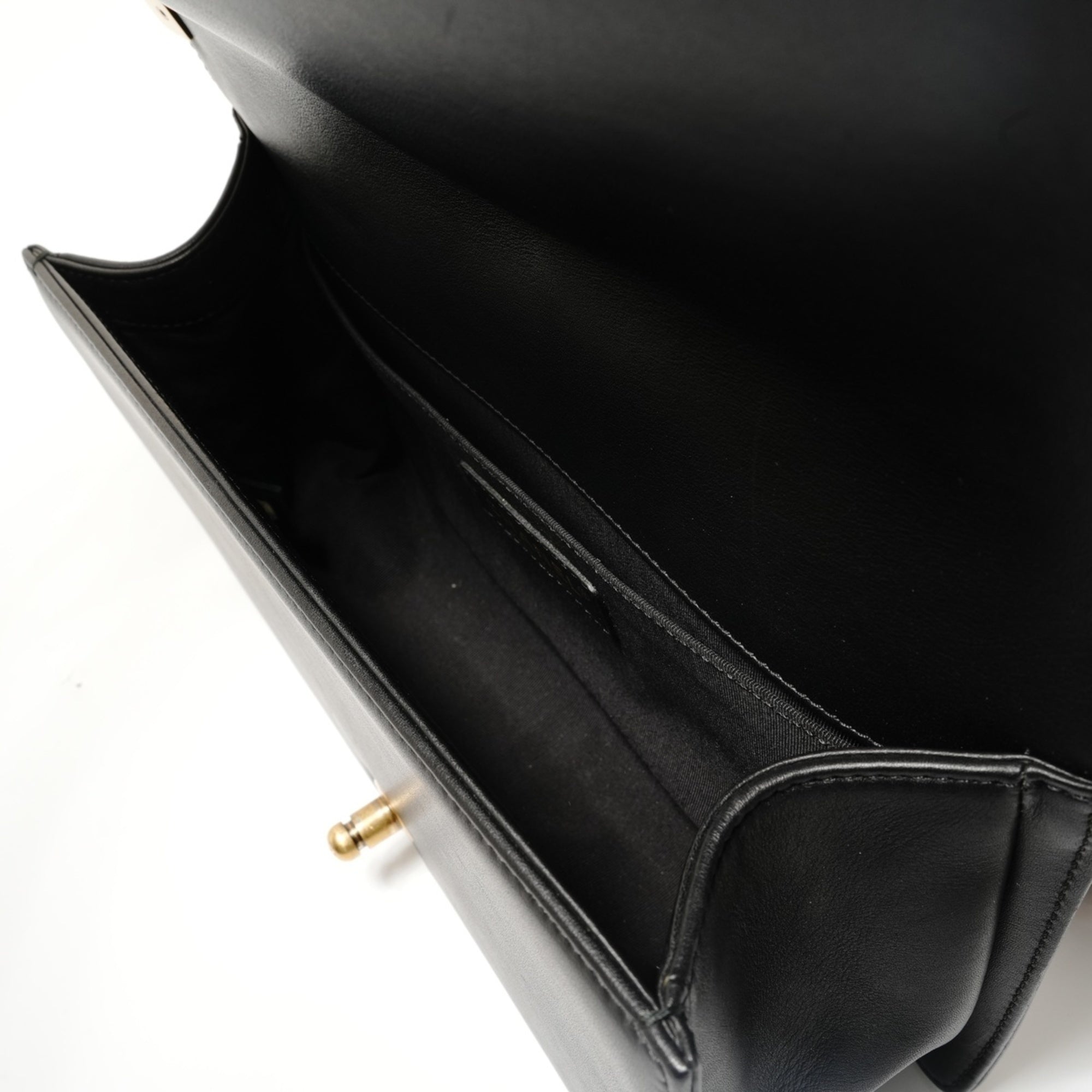 Chanel Boy Chanel Black Velvet Shoulder Bag (Pre-Owned)