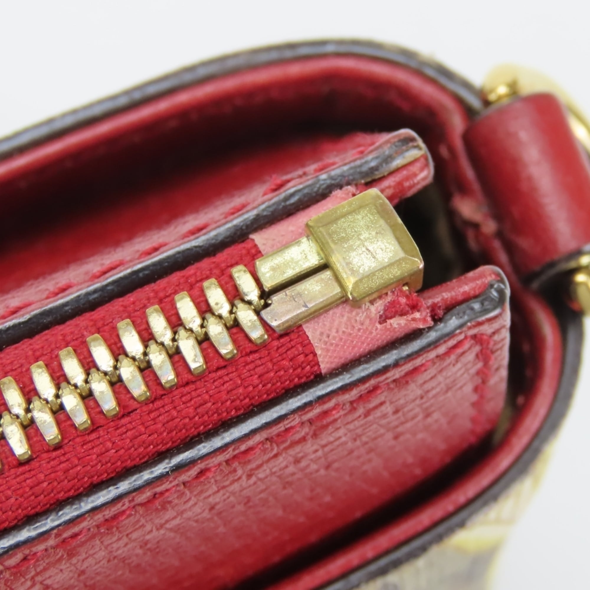 Gucci Beige Multi-Color Red Color Gg Supreme Canvas Handbag Shoulder Bag (Pre-Owned)