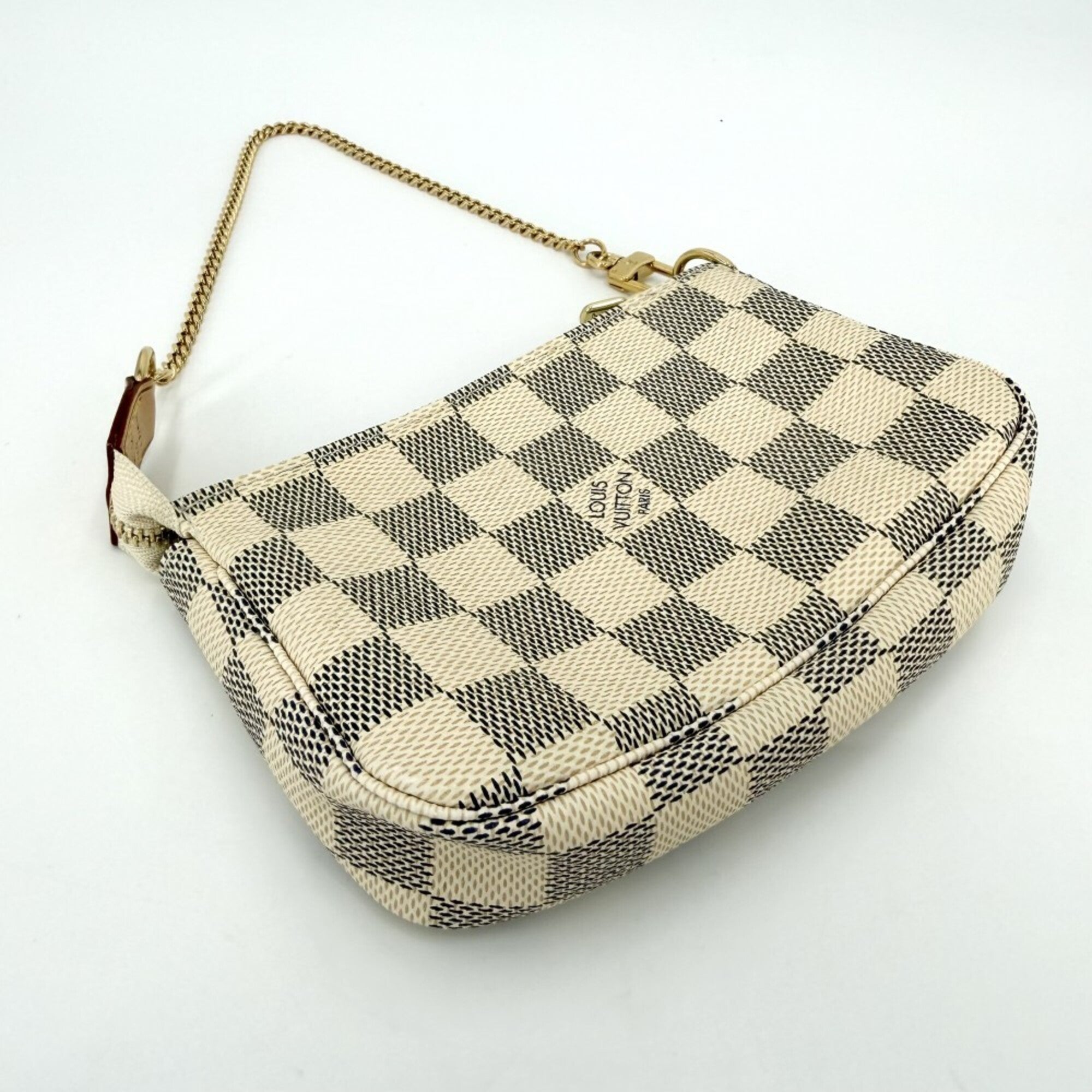 Louis Vuitton White Damier Azur Handbag Pouch (Pre-Owned)