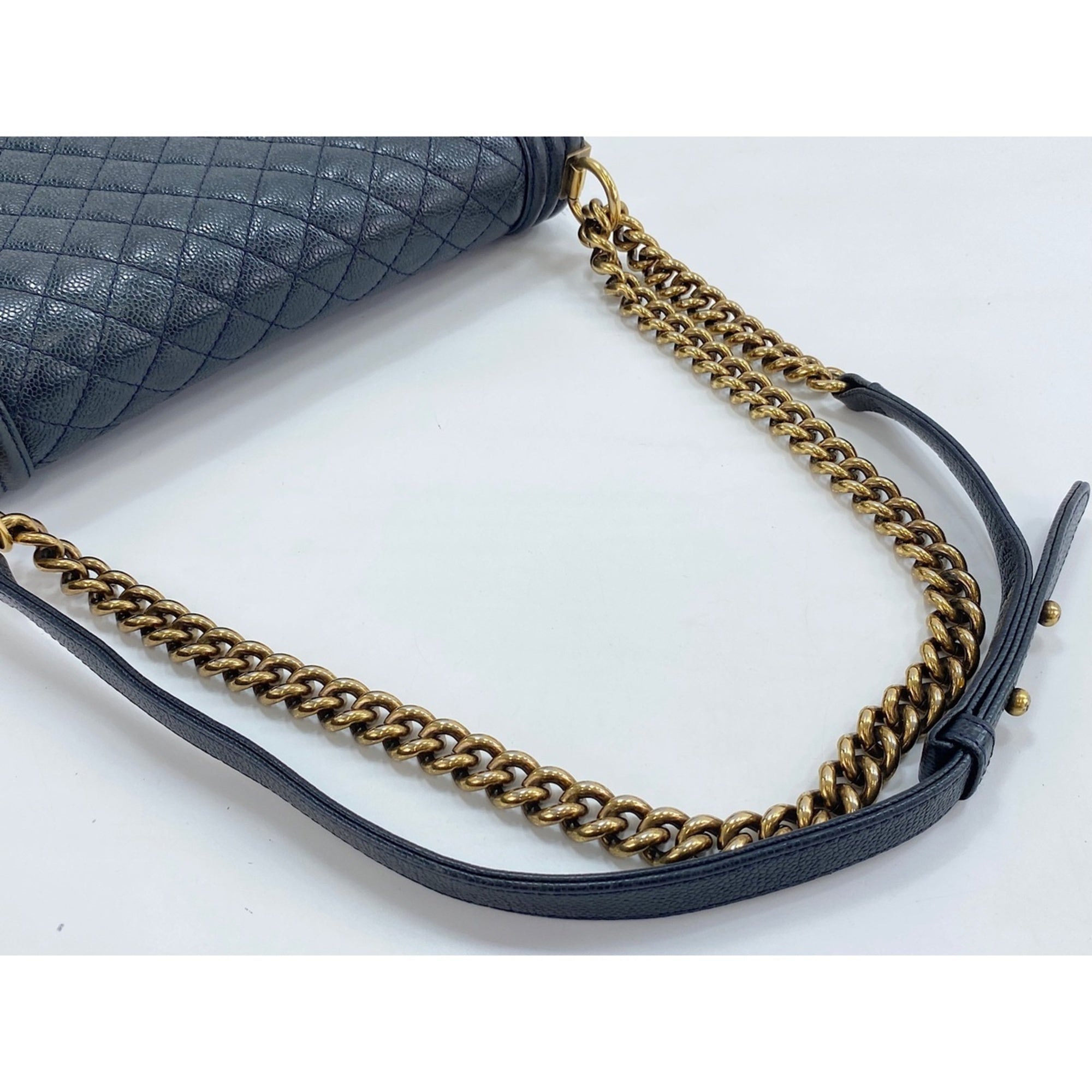Chanel Navy Shoulder Bag (Pre-Owned)