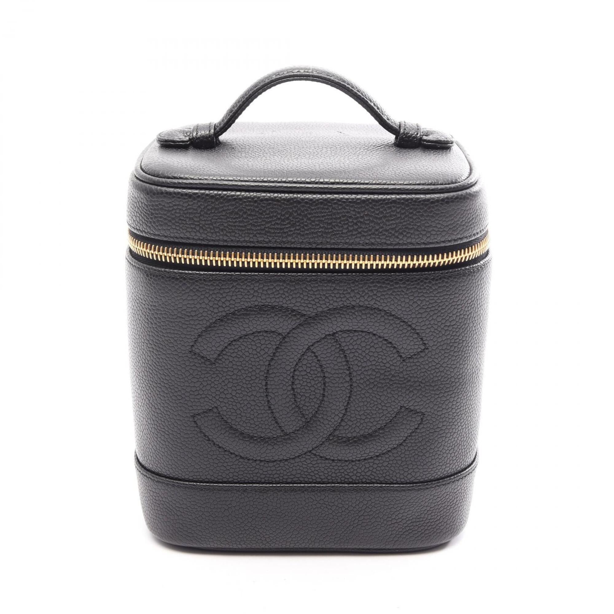 Chanel Black Grained Calfskin Handbag (Pre-Owned)