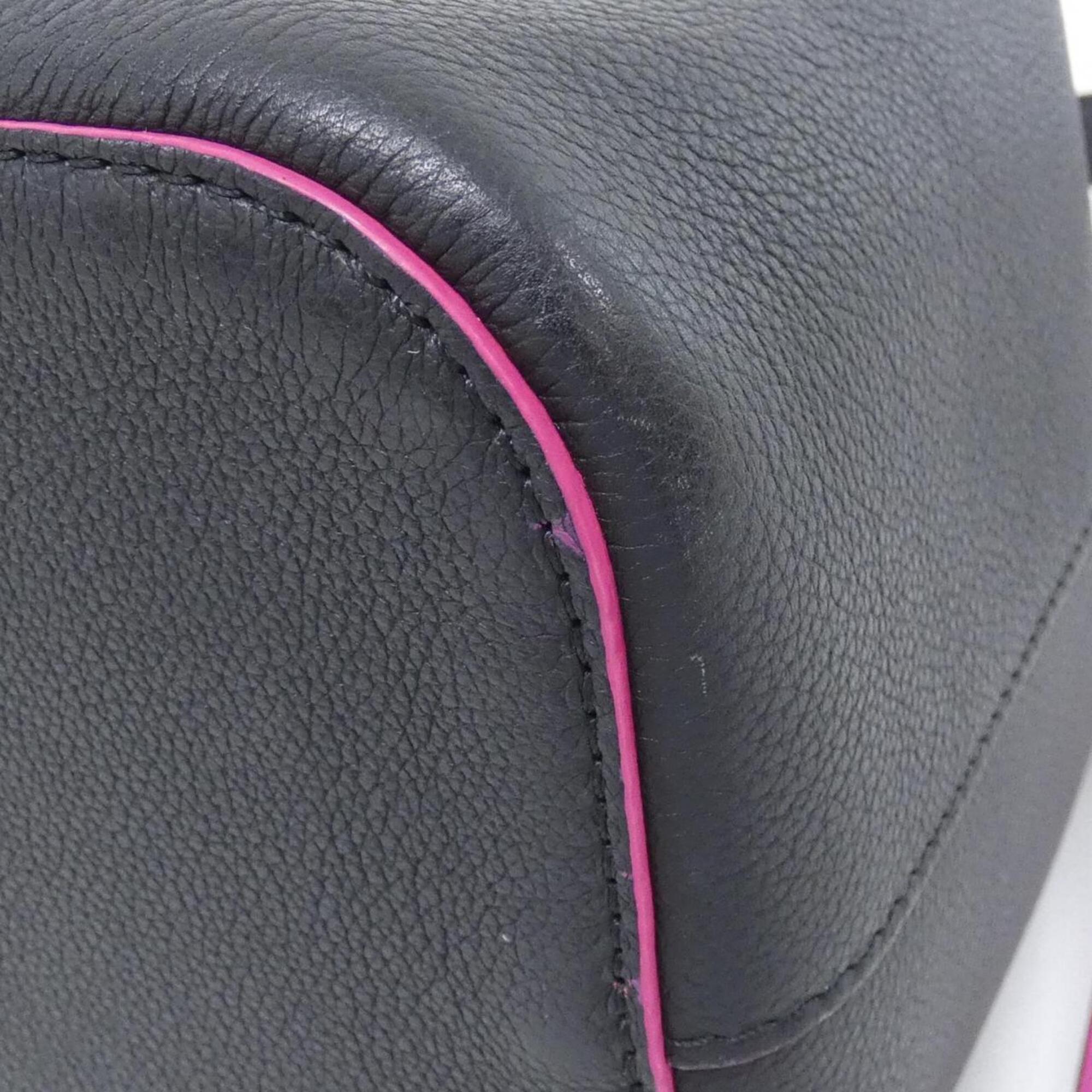Louis Vuitton Black Leather Shoulder Bag (Pre-Owned)