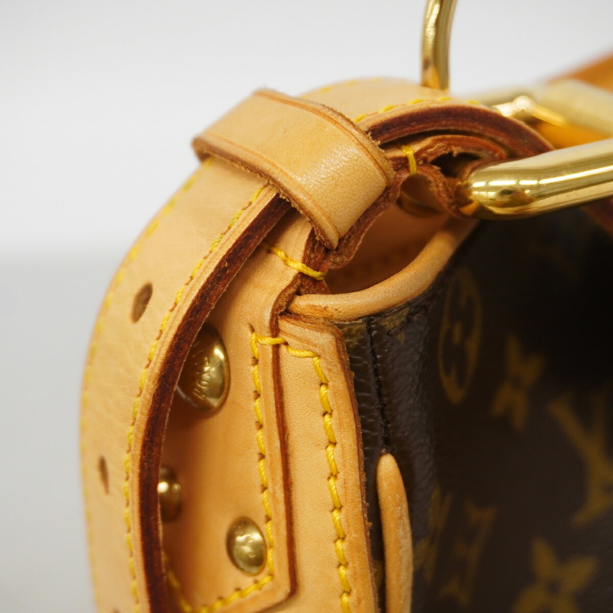 Louis Vuitton Brown Shoulder Bag (Pre-Owned)
