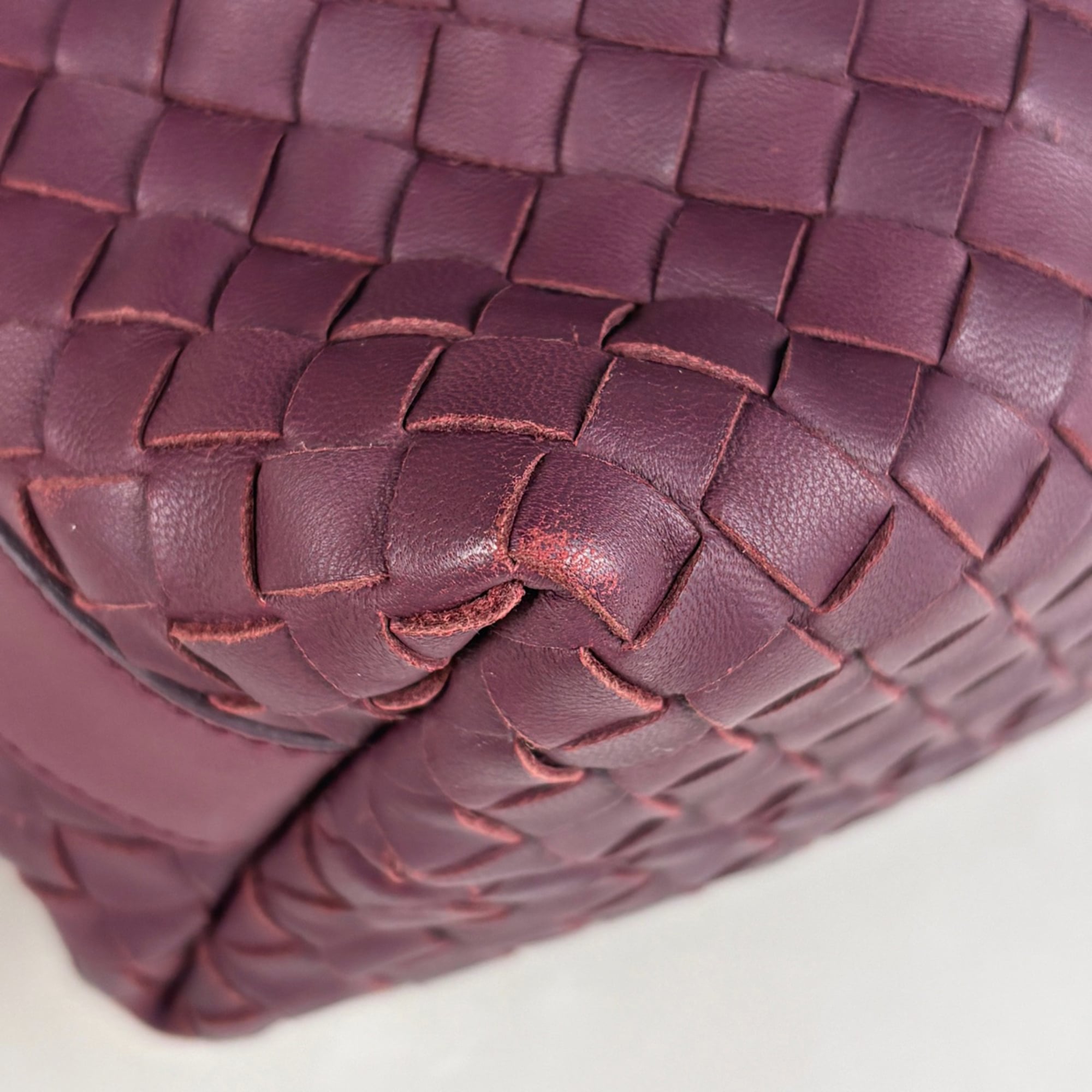 Bottega Veneta Bordeaux Intrecciato Leather Handbag Pouch (Pre-Owned)