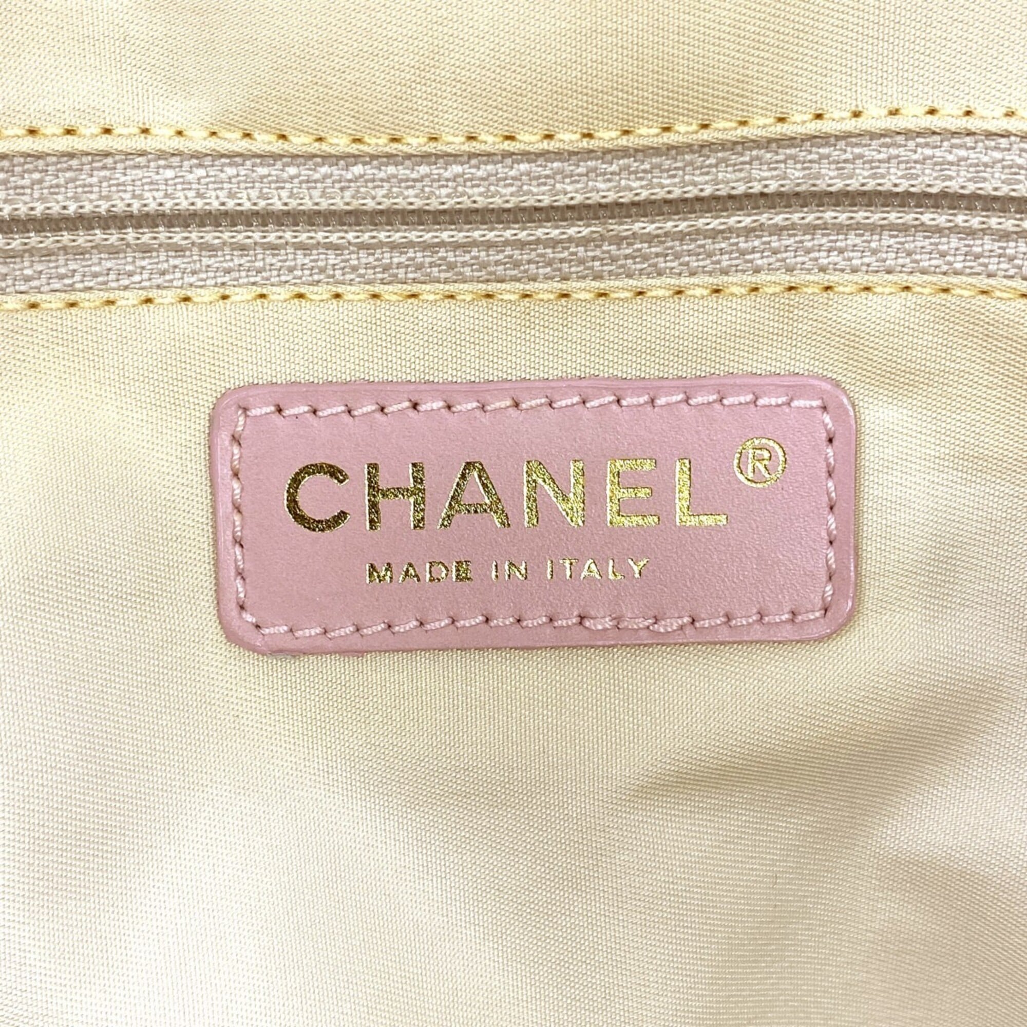 Chanel Pink Nylon Tote Bag (Pre-Owned)