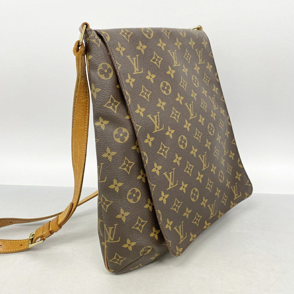 Louis Vuitton Brown Shoulder Bag (Pre-Owned)