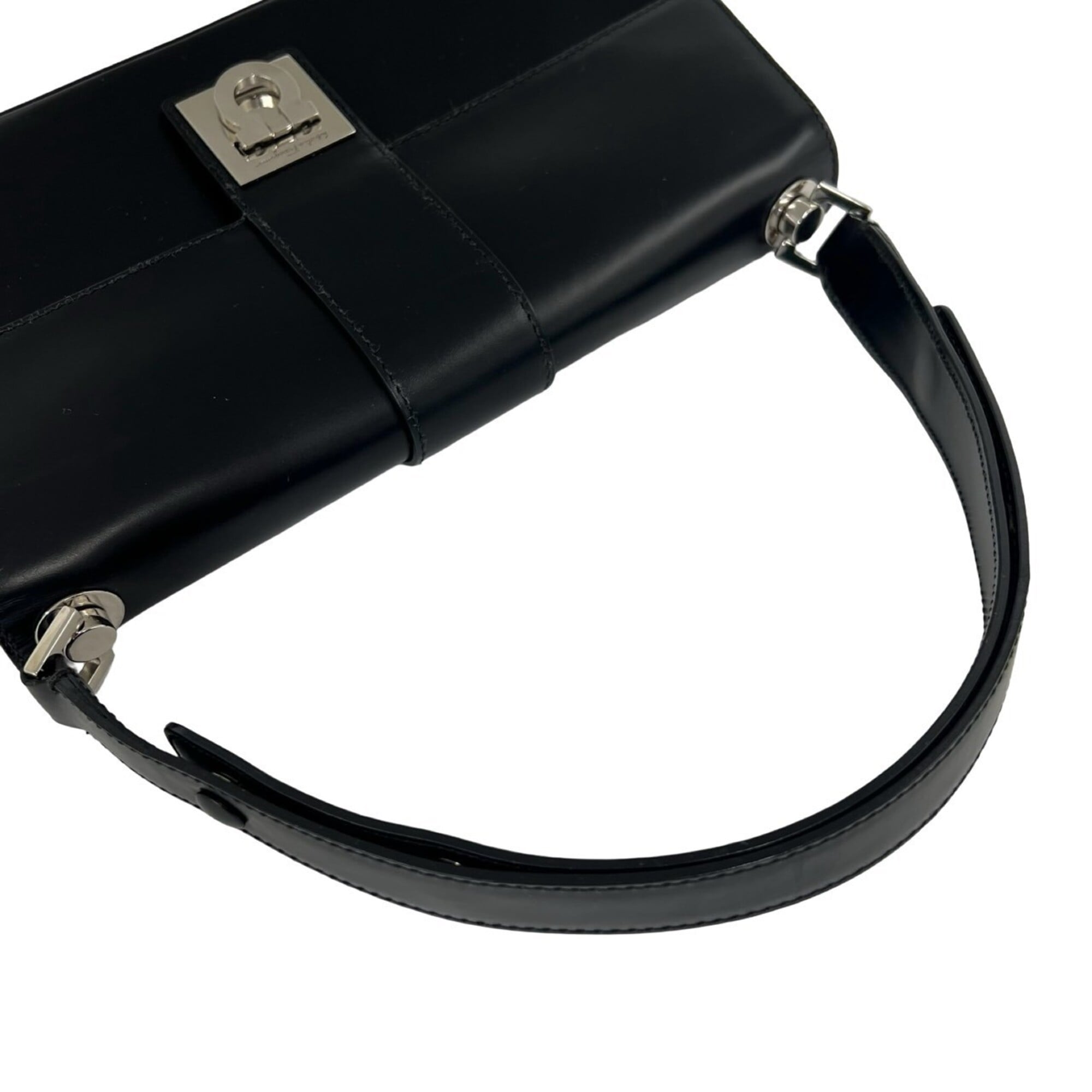 Salvatore Ferragamo Black Leather Shoulder Bag (Pre-Owned)