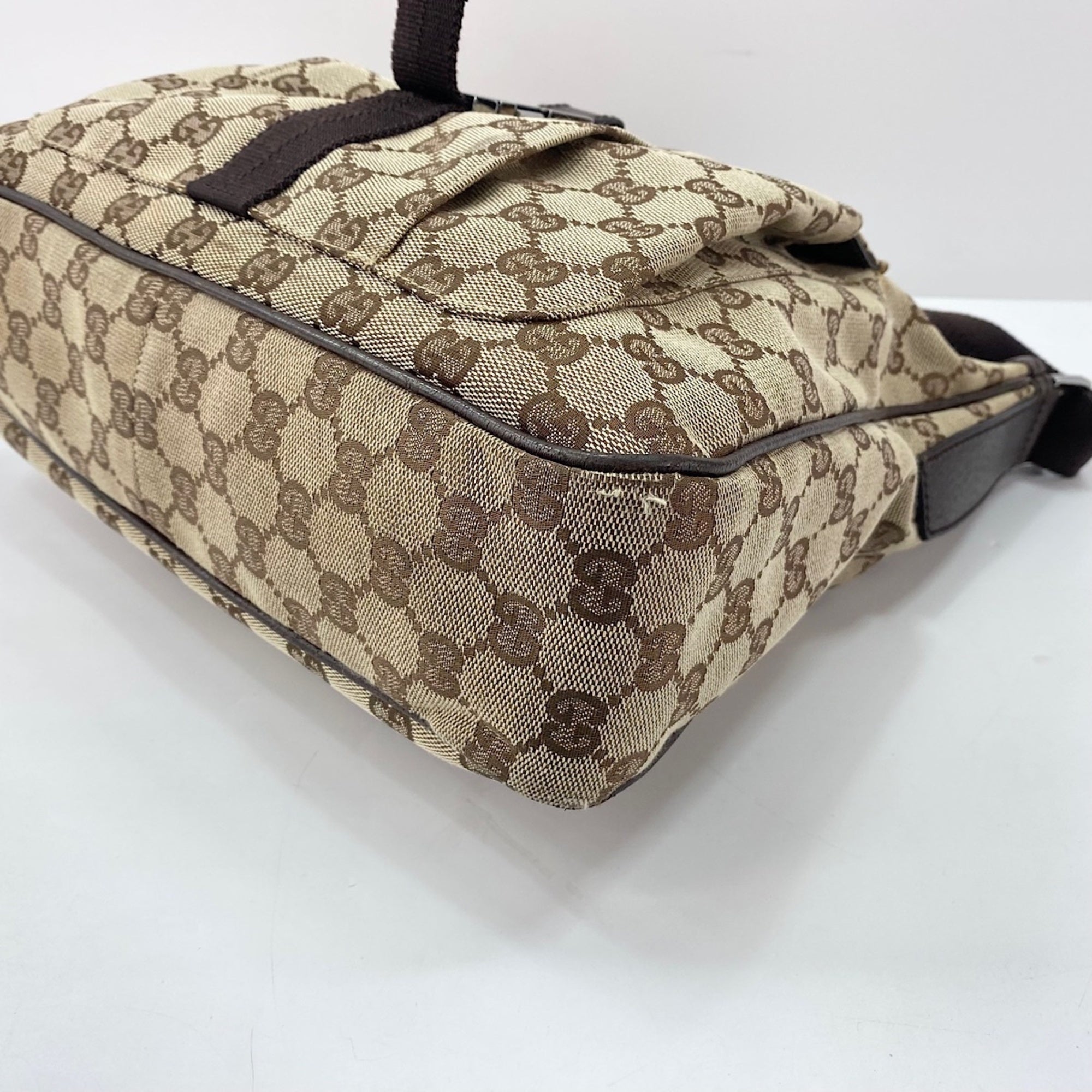 Gucci Beige Shoulder Bag (Pre-Owned)