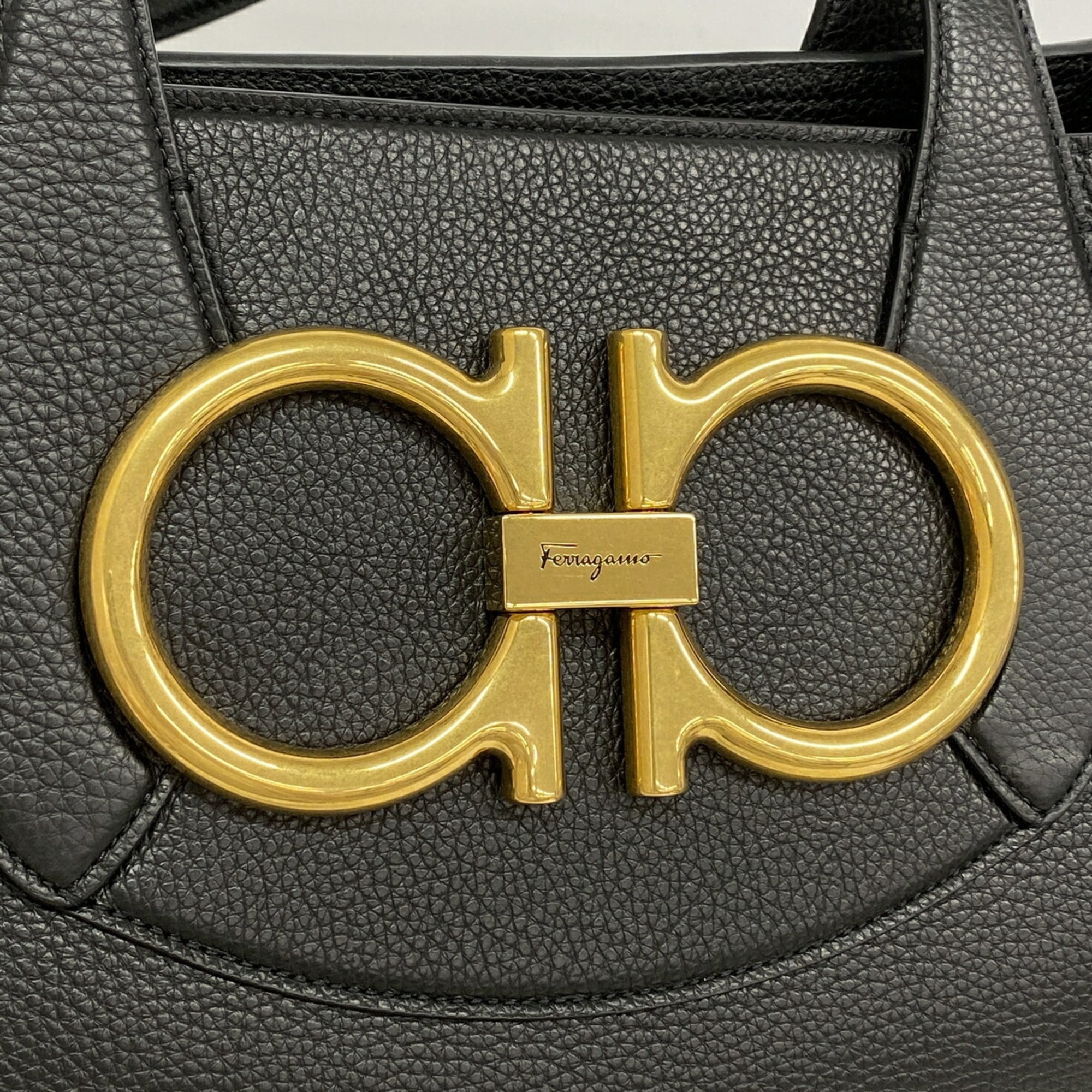 Salvatore Ferragamo Black Leather Tote Bag (Pre-Owned)