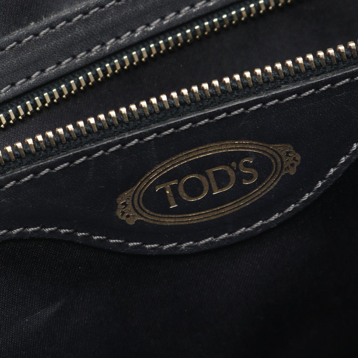 Tod's Navy Leather Handbag (Pre-Owned)